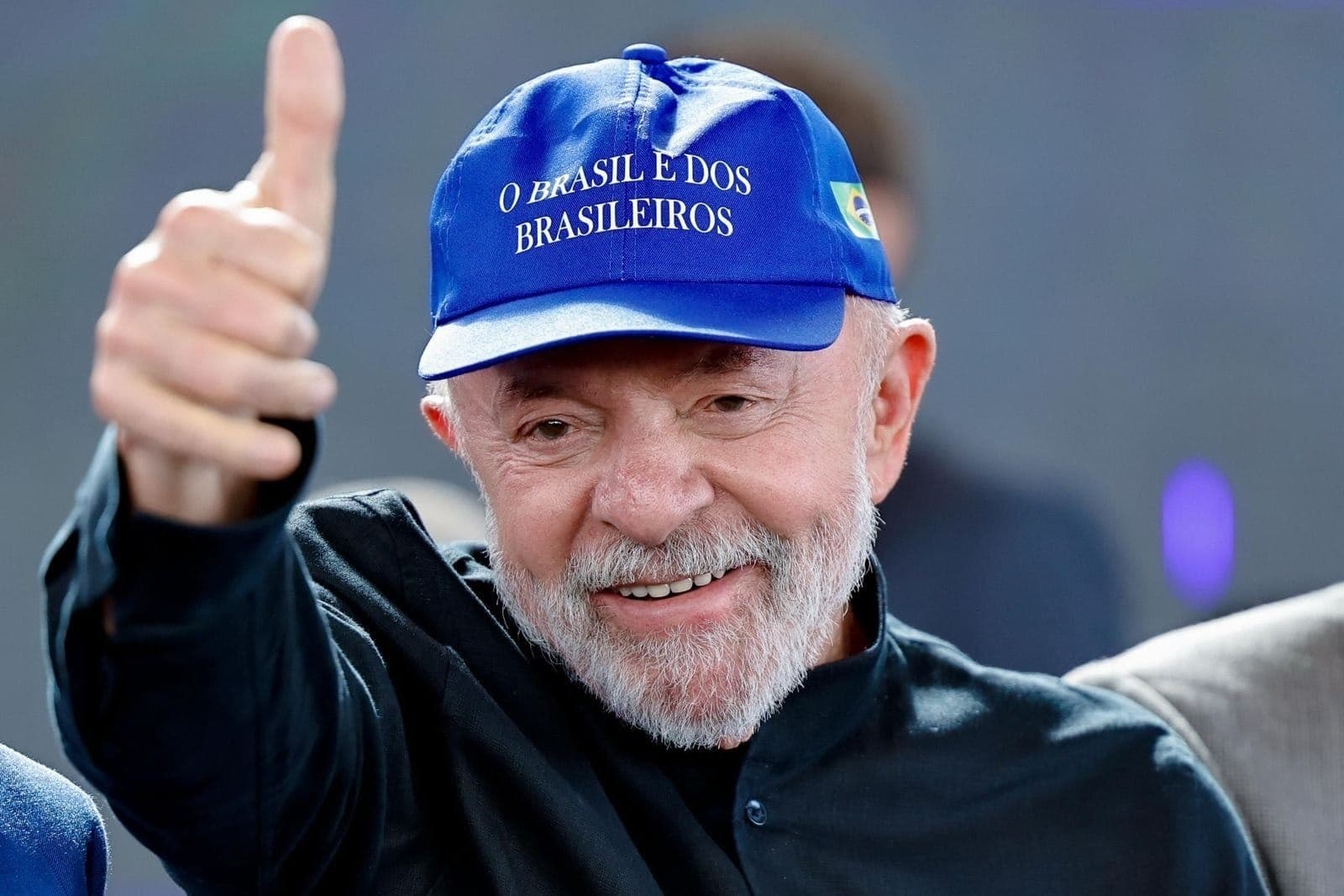 O presidente Luiz Inácio Lula da Silva (PT) postou foto nas redes sociais com o boné 'O Brasil é dos brasileiros'