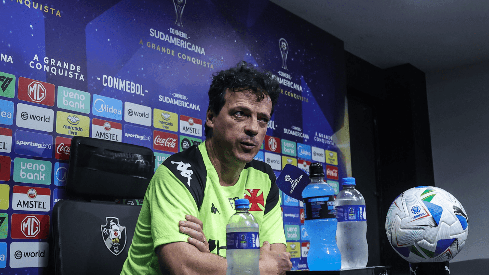 Técnico do Vasco Fernando Diniz não terá Philipe Coutinho nesta terça (15), em Quito, para o jogo de ida contra o Independiente del Valle, pelos playoffs da Sul-Americana