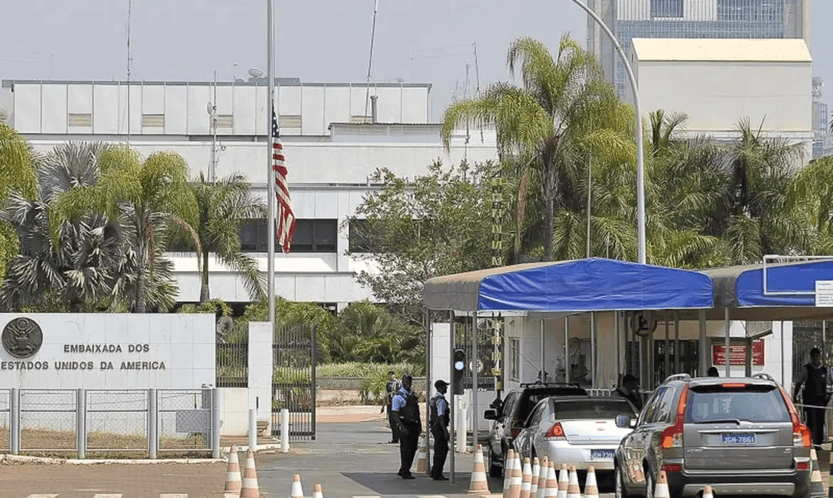 Fachada da Embaixada dos EUA no Brasil