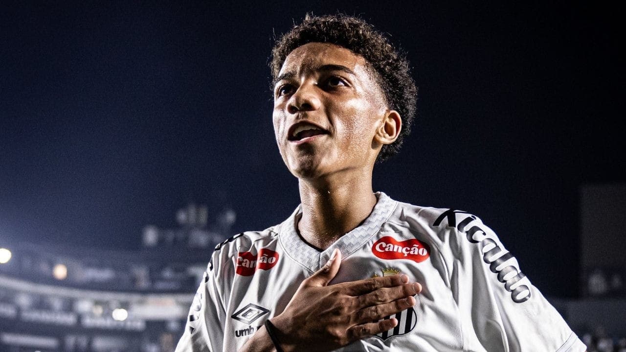 Robinho Jr. estreou pelo time profissional do Santos