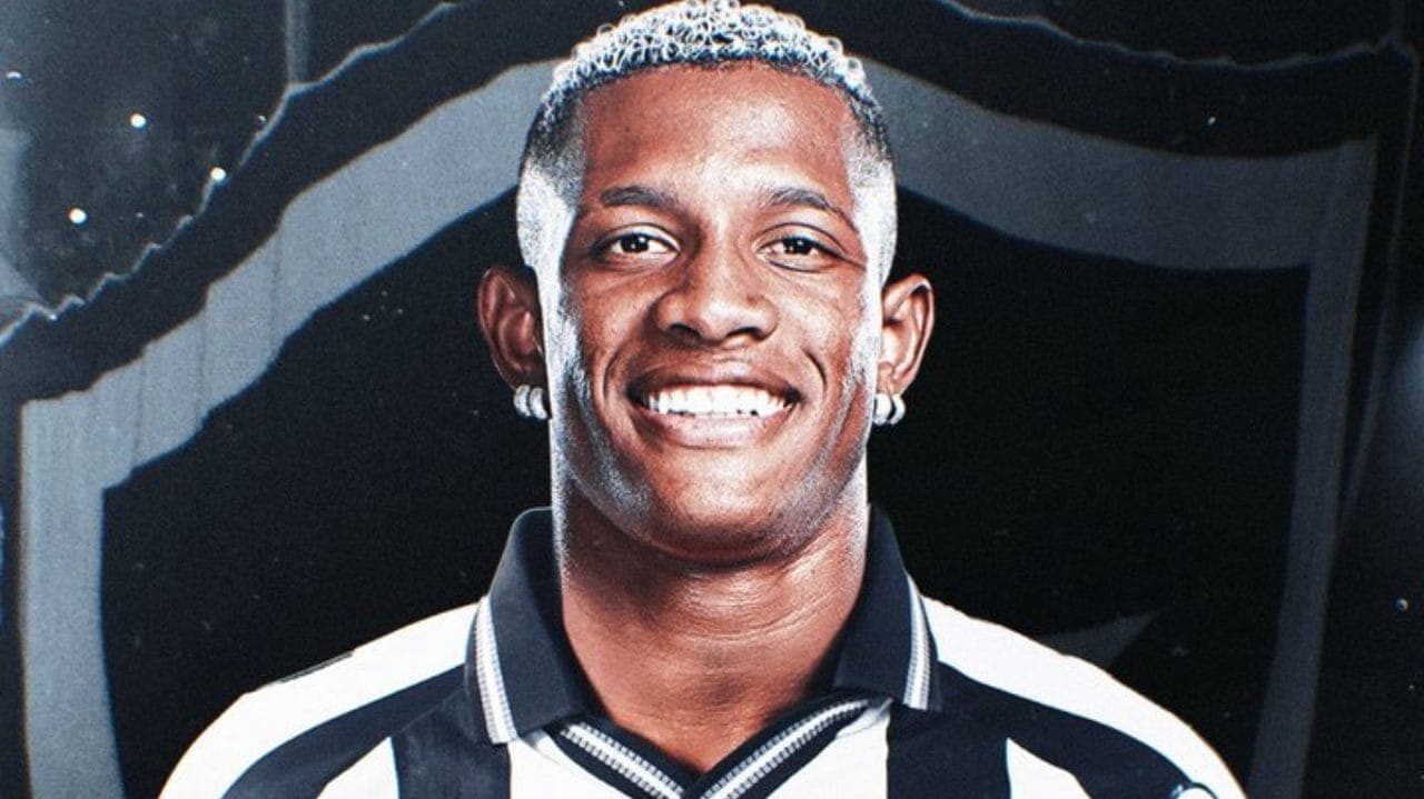 Danilo foi anunciado pelo Botafogo