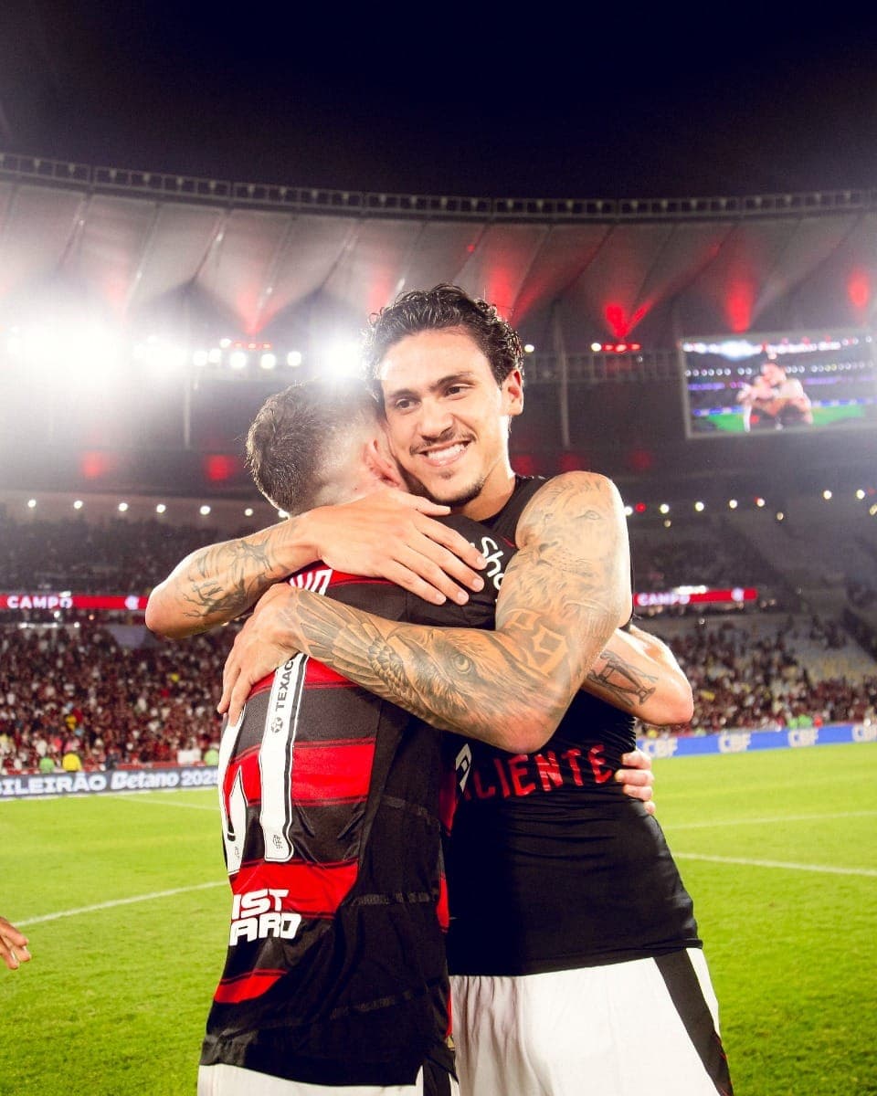 Pedro voltou a atuar pelo Flamengo contra o Fluminense
