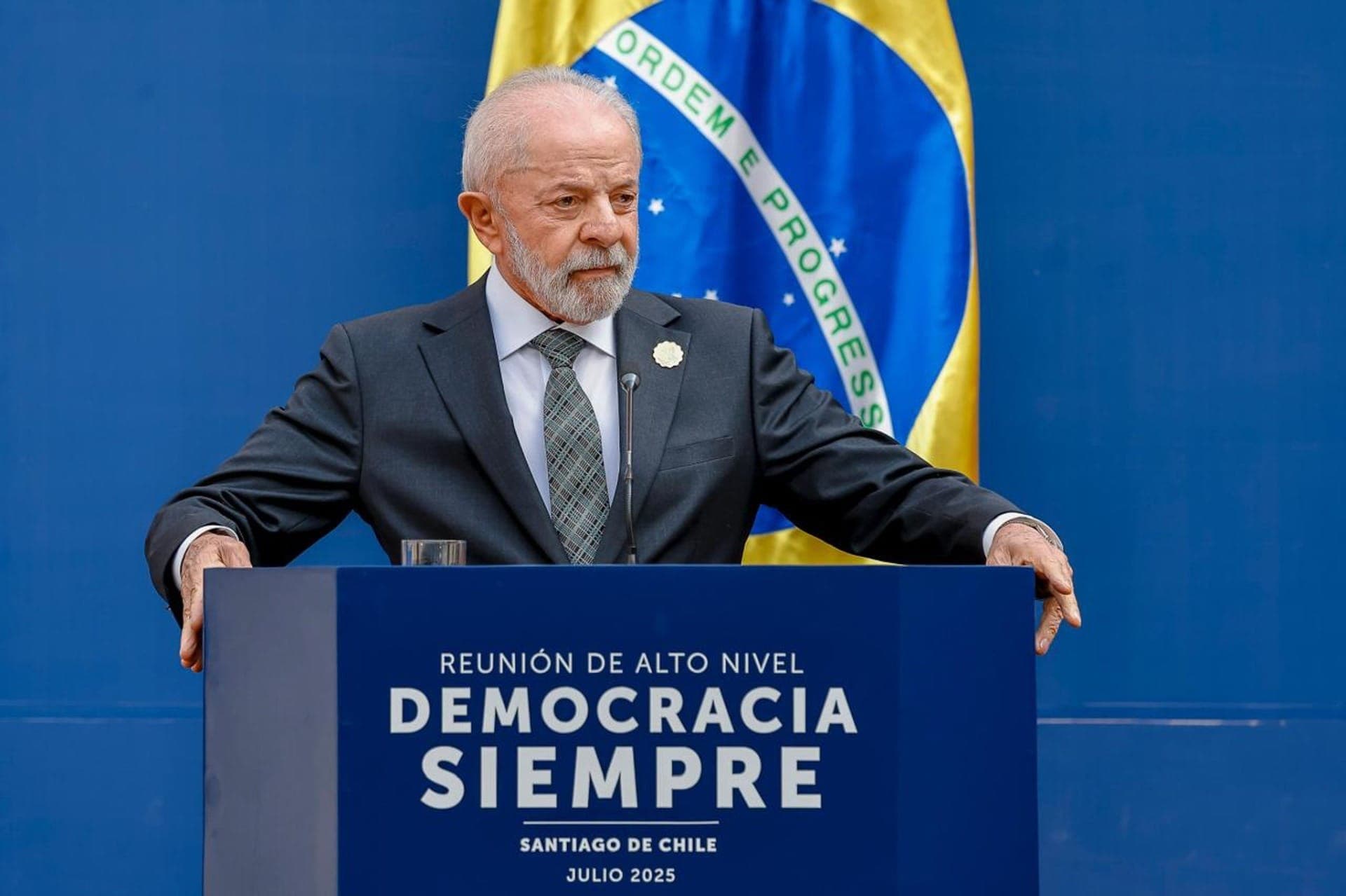 O presidente Lula diz que Brasil está disposto a dialogar com os EUA
