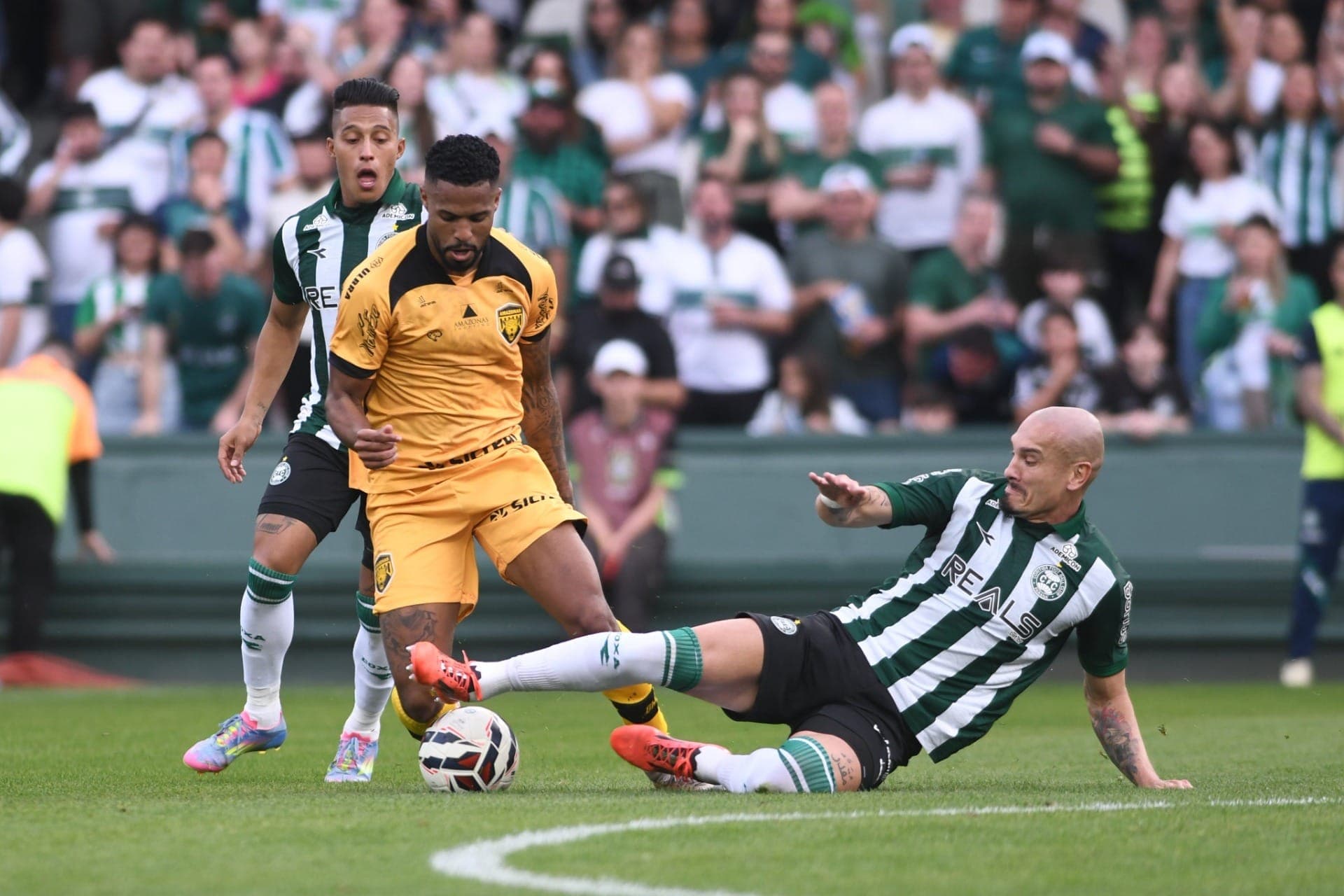 Coritiba empata com Amazonas e fecha primeiro turno da Série B com 61% de aproveitamento
