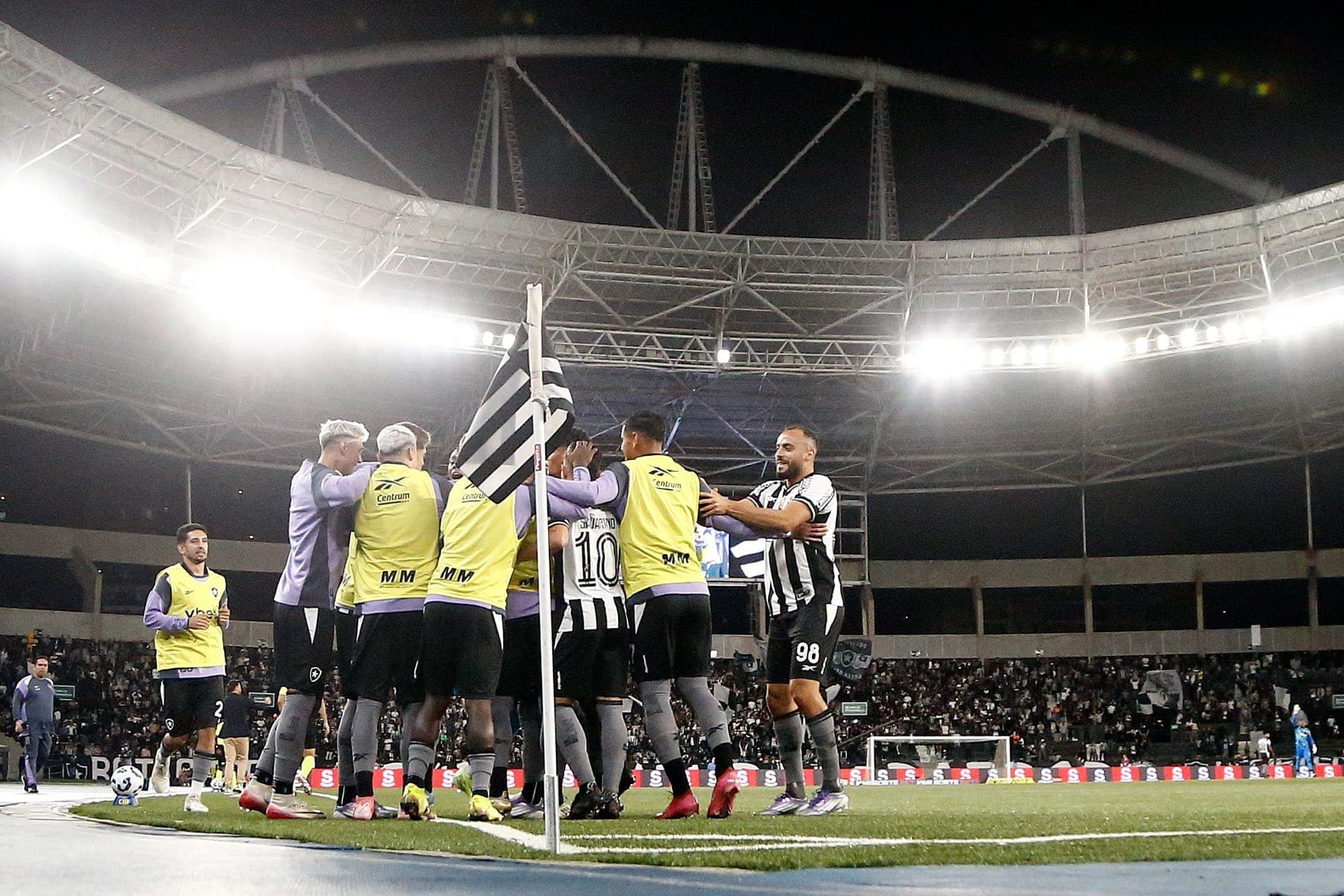 Botafogo abre as oitavas da Copa do Brasil com vitória sobre o RB Bragantino