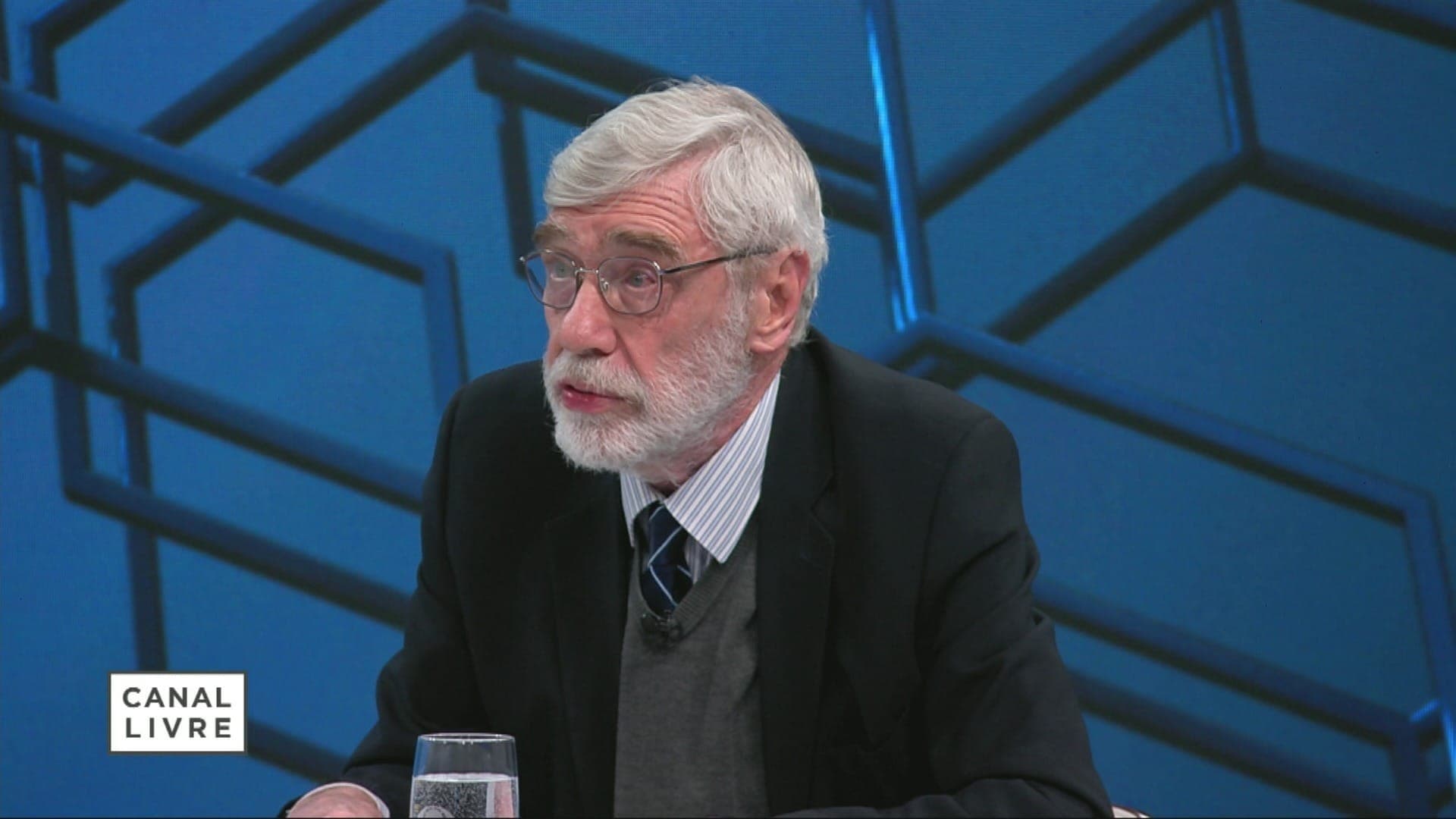 Tarifaço de Trump é recado para a China, diz o professor Leonardo Trevisan