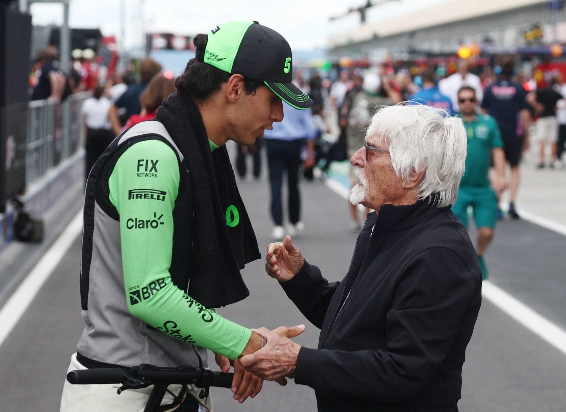 Bernie Eccleston pede para Hamilton desistir da Fórmula 1 e aponta Bortoleto na Ferrari
