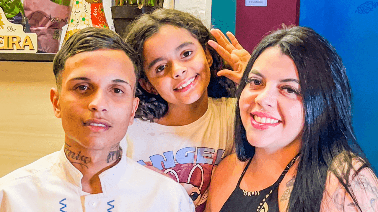 Ex-atendente do Dona Acarajé encontrou o amor depois do Pesadelo na Cozinha