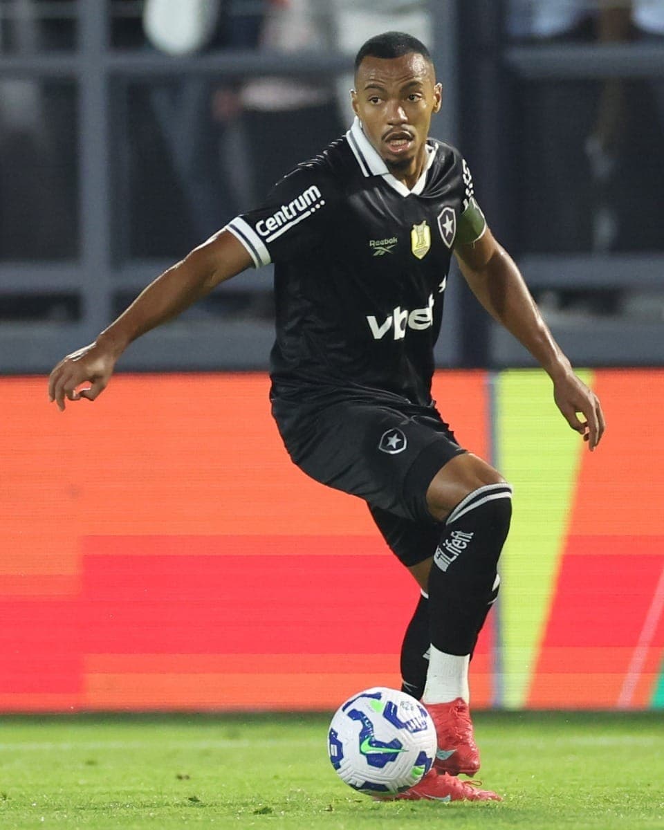 Marlon Freitas, do Botafogo, no jogo contra o RB Bragantino