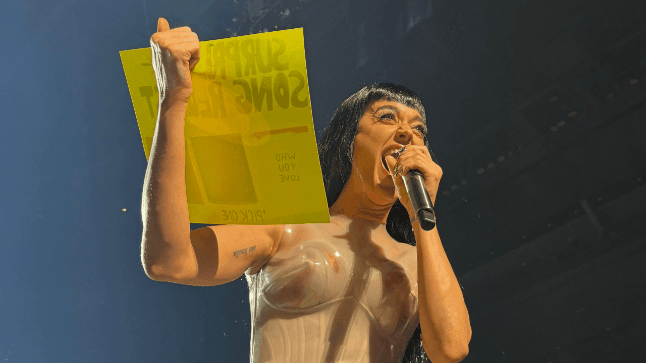 Katy Perry brinca sobre pedido inusitado de fã