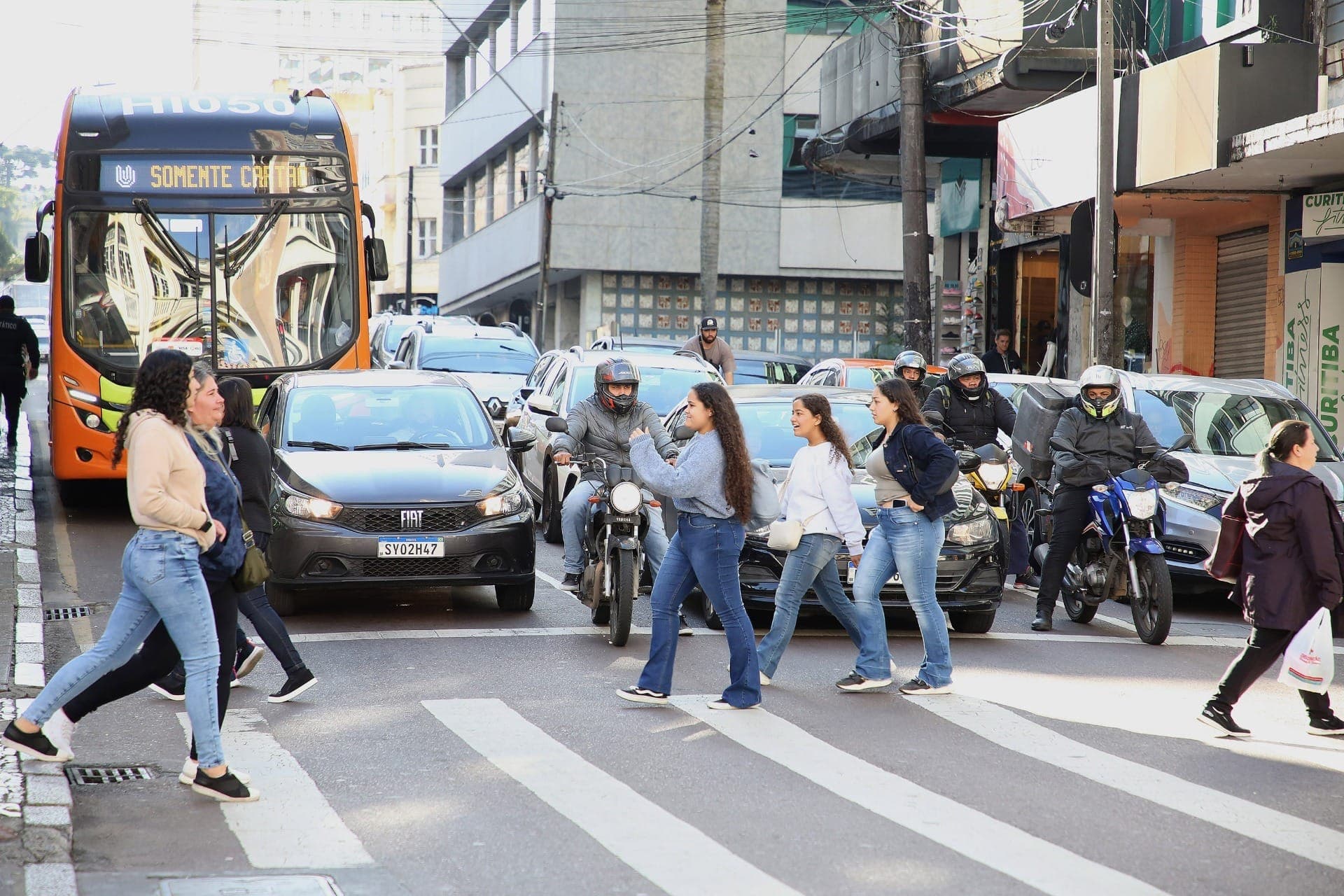 Dia do Pedestre: Detran-PR alerta para comportamentos que garantem segurança no trânsito