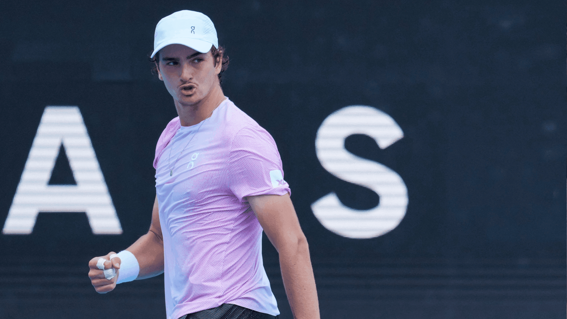João Fonseca volta à quadra neste sábado para enfrentar espanhol Alejandro Davidovich Fokina em Cincinnati