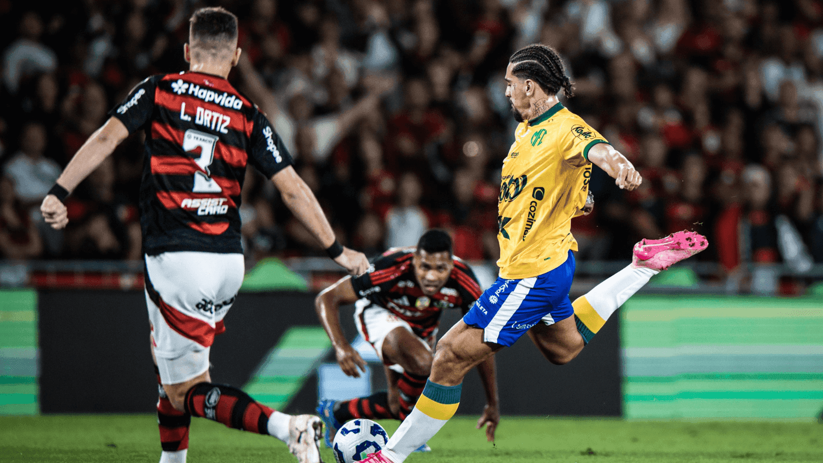 Foi a primeira vez na história que o Leão jogou no Maracanã