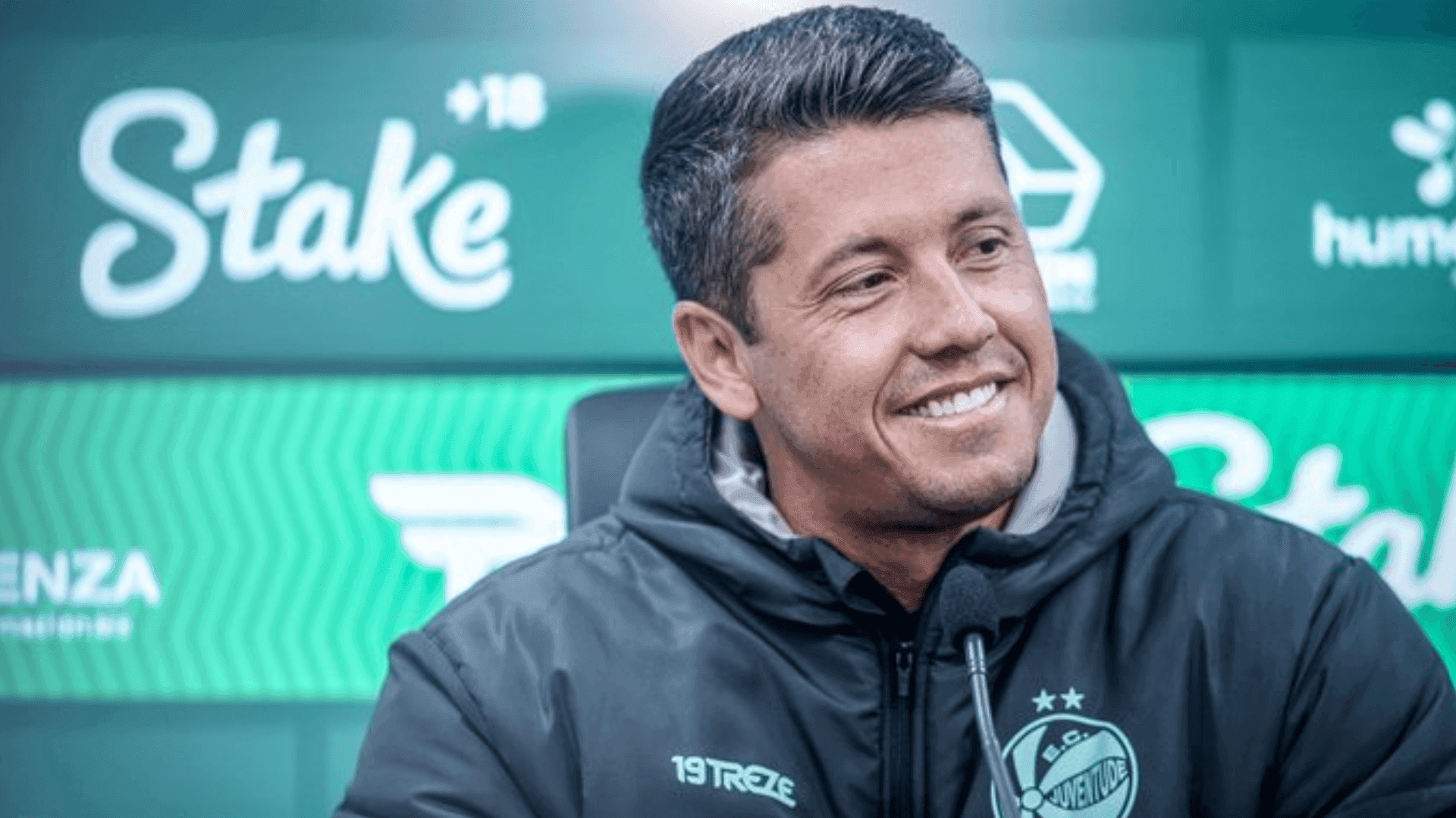 Thiago Carpini reestreia contra o Corinthians, nesta noite, no gelado Alfredo Jaconi, em Caxias do Sul