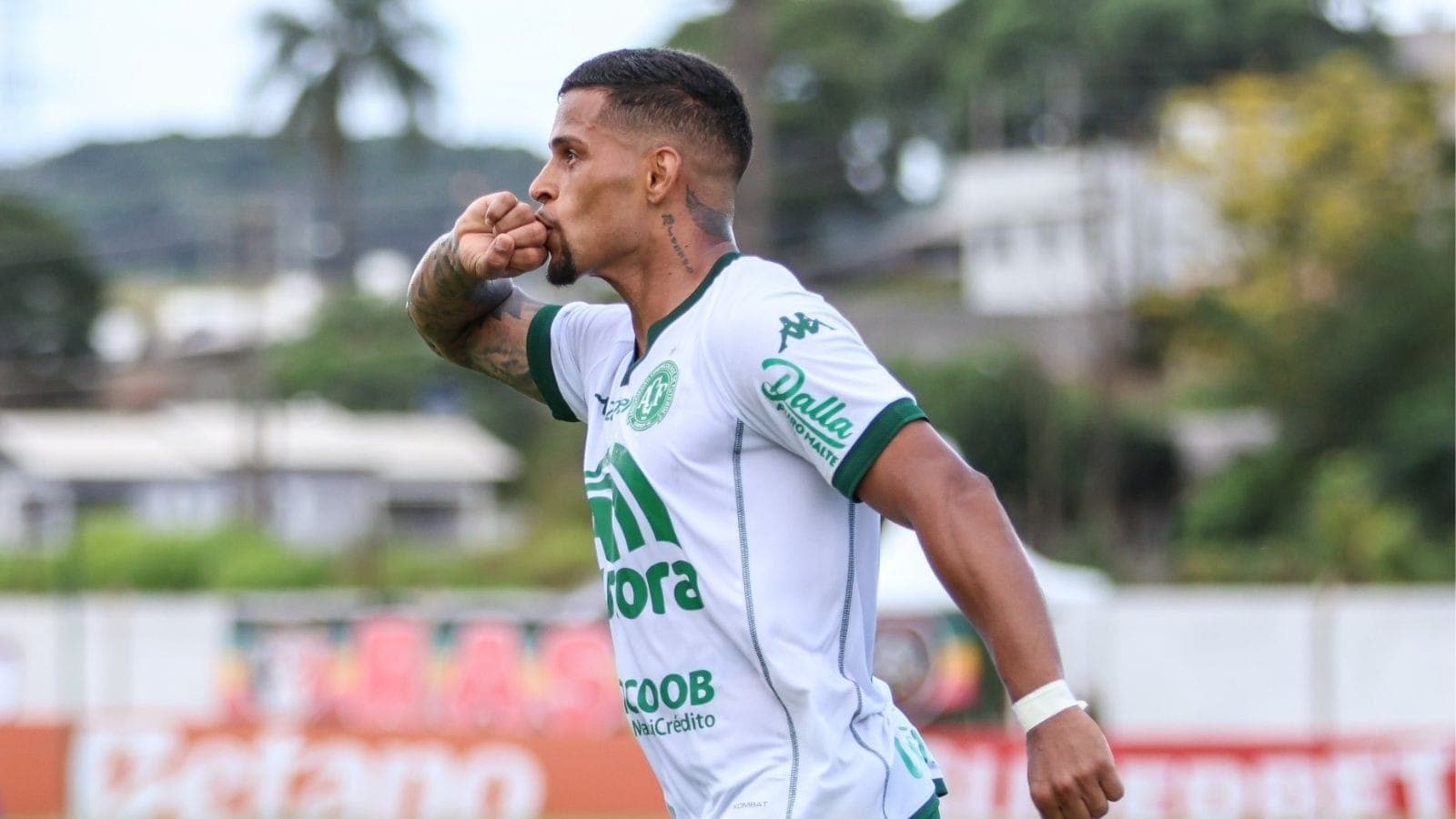 Maílton, lateral-direito da Chapecoense