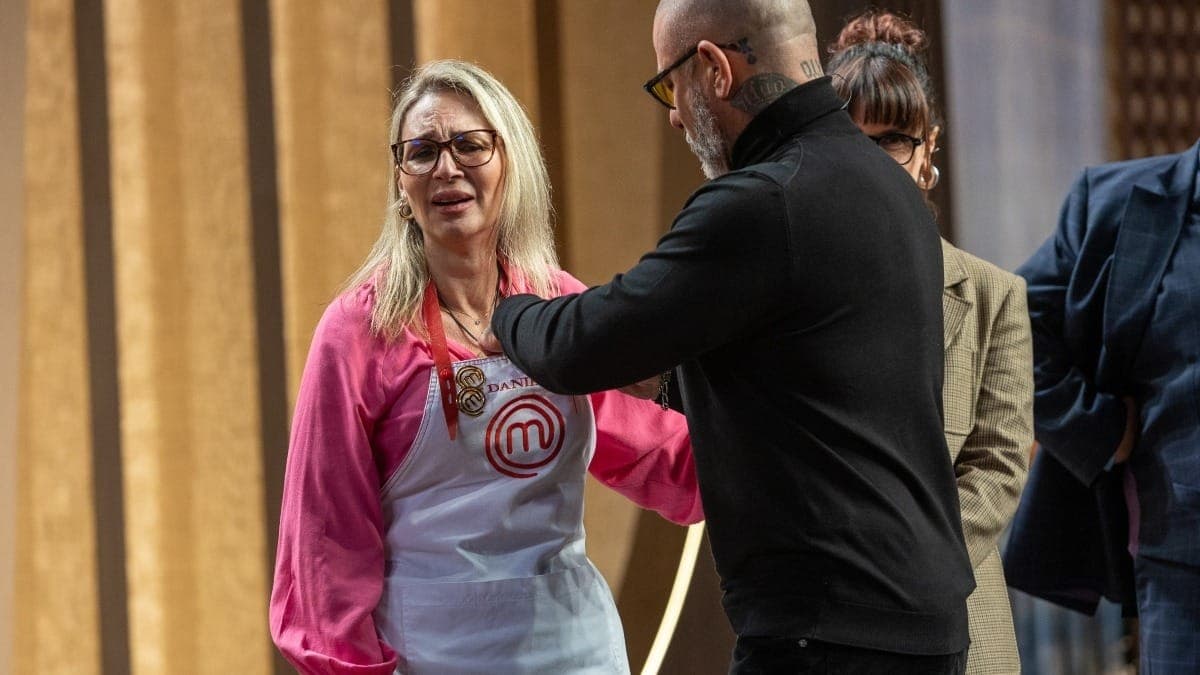 Daniela ganha seu terceiro pin dourado no MasterChef