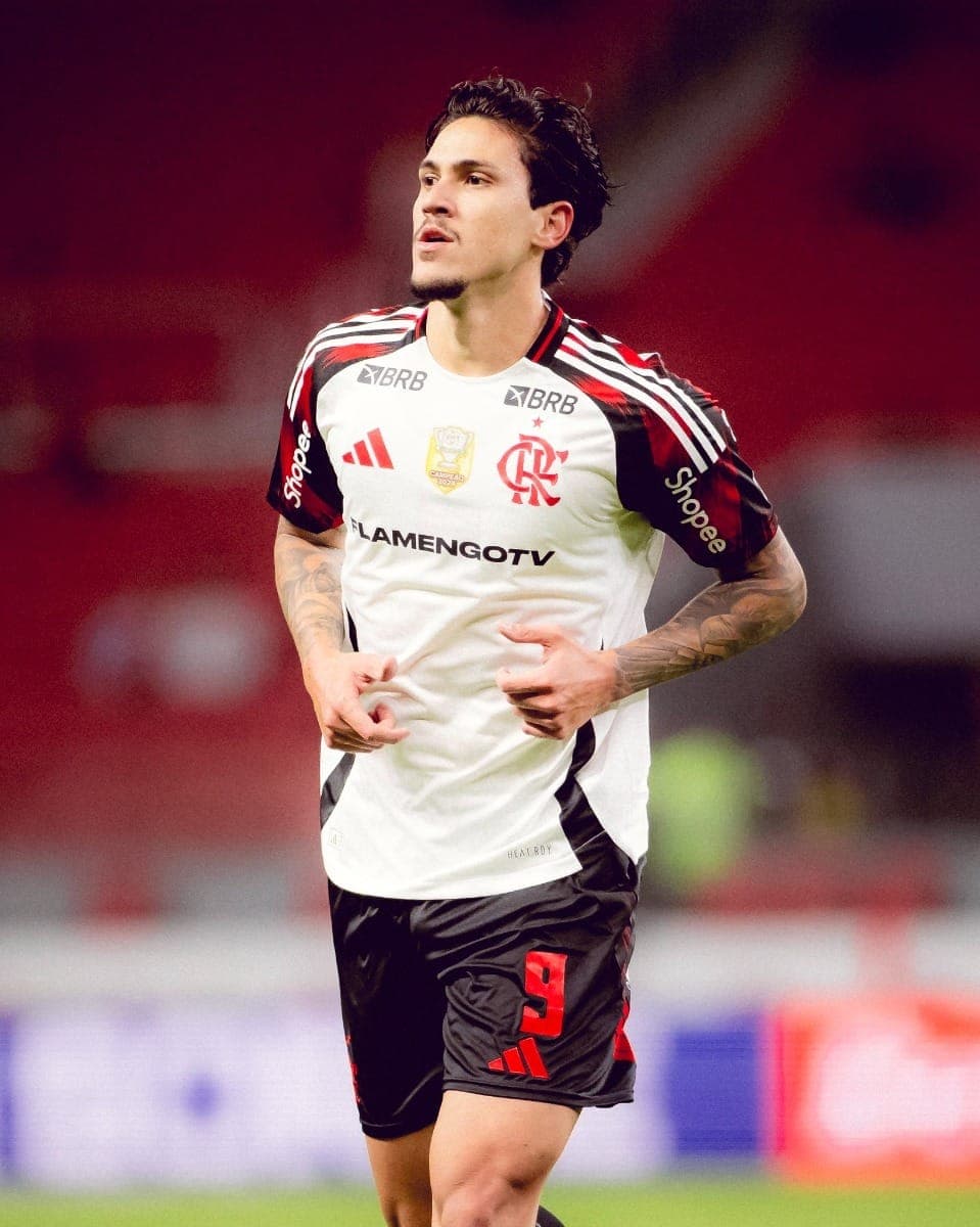 Pedro durante o jogo do Flamengo contra o Internacional no Brasileirão