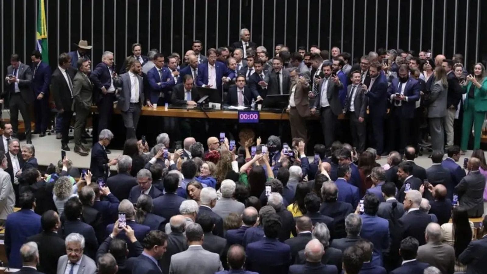 Motim na Câmara gerou mudança nas regras de punição
