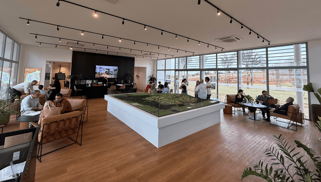 O Casa Bella, primeiro e único empreendimento residencial de casas prontas do novo bairro planejado, nasce em frente ao Parque D. Pedro Shopping