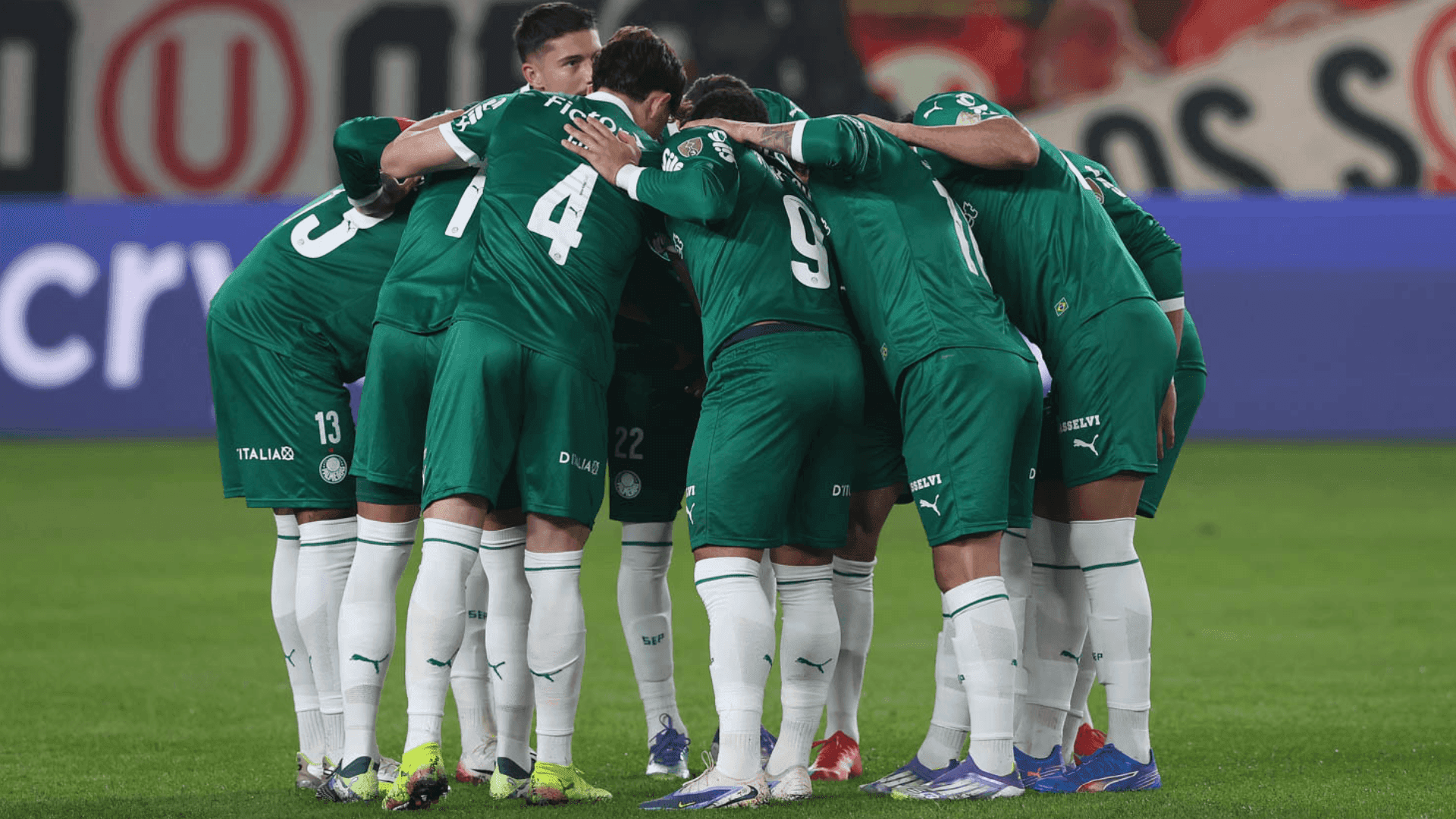 Rumo às quartas da Libertadores, Palmeiras construiu imensa vantagem ao golear o Universitario na ida, em Lima, por 4 a 0