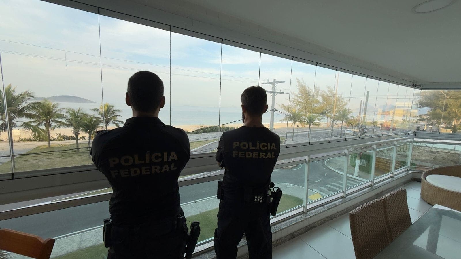 Agentes da Polícia Federal cumprem mandado contra fraudes bancárias no Rio e em São Paulo