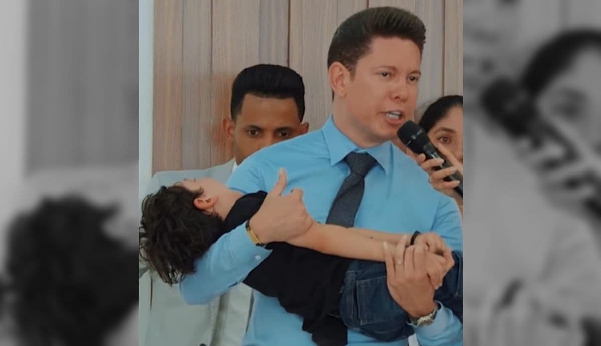 Bispo Bruno Leonardo doa R$ 100 mil para criança com paralisia cerebral e emociona multidão em Feira de Santana