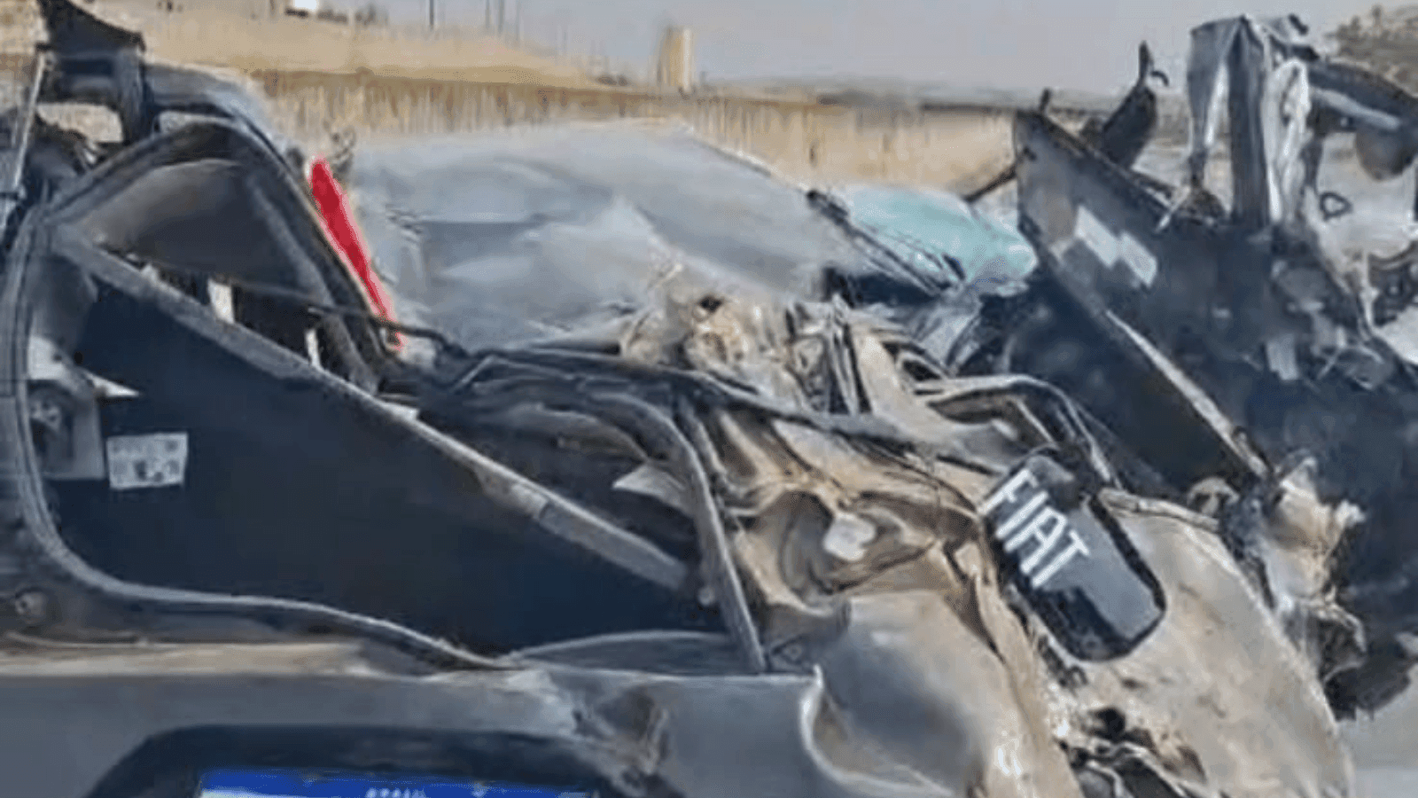 Com o impacto o veículo ficou completamente destruído