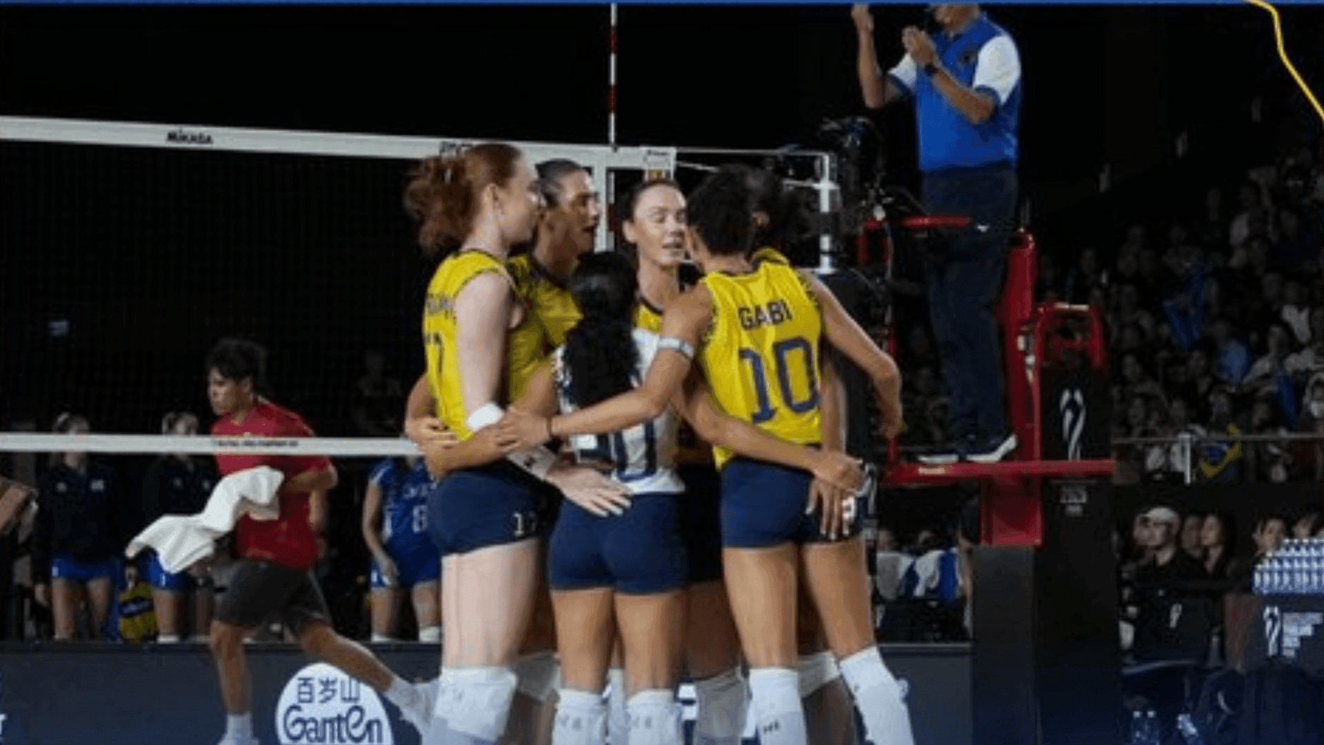 Seleção feminina de vôlei comemora virada sobre a França em Chiang Mai