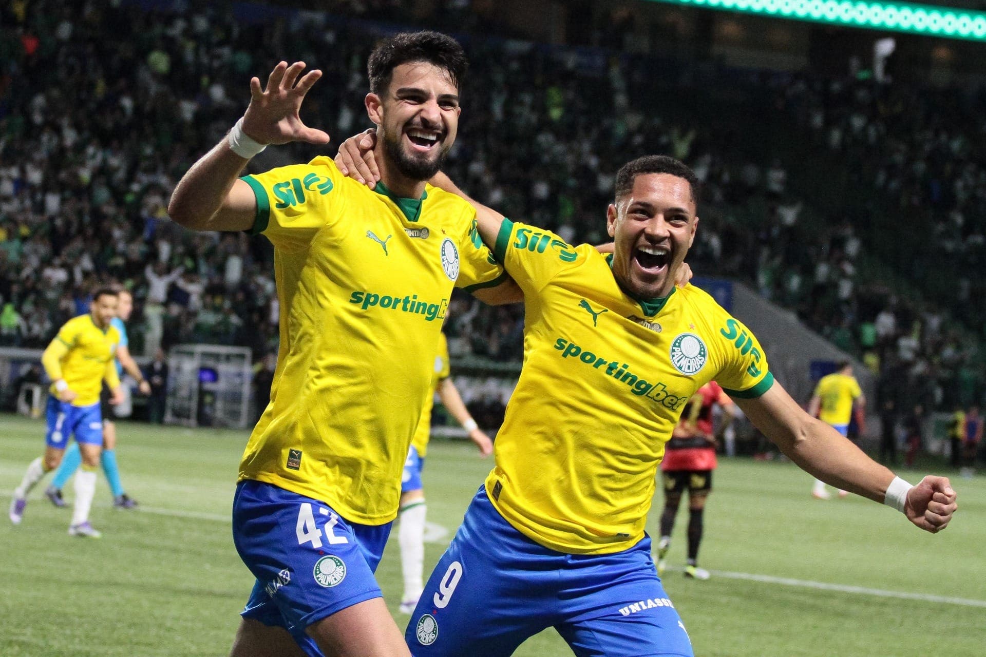 Flaco López e Vitor Roque