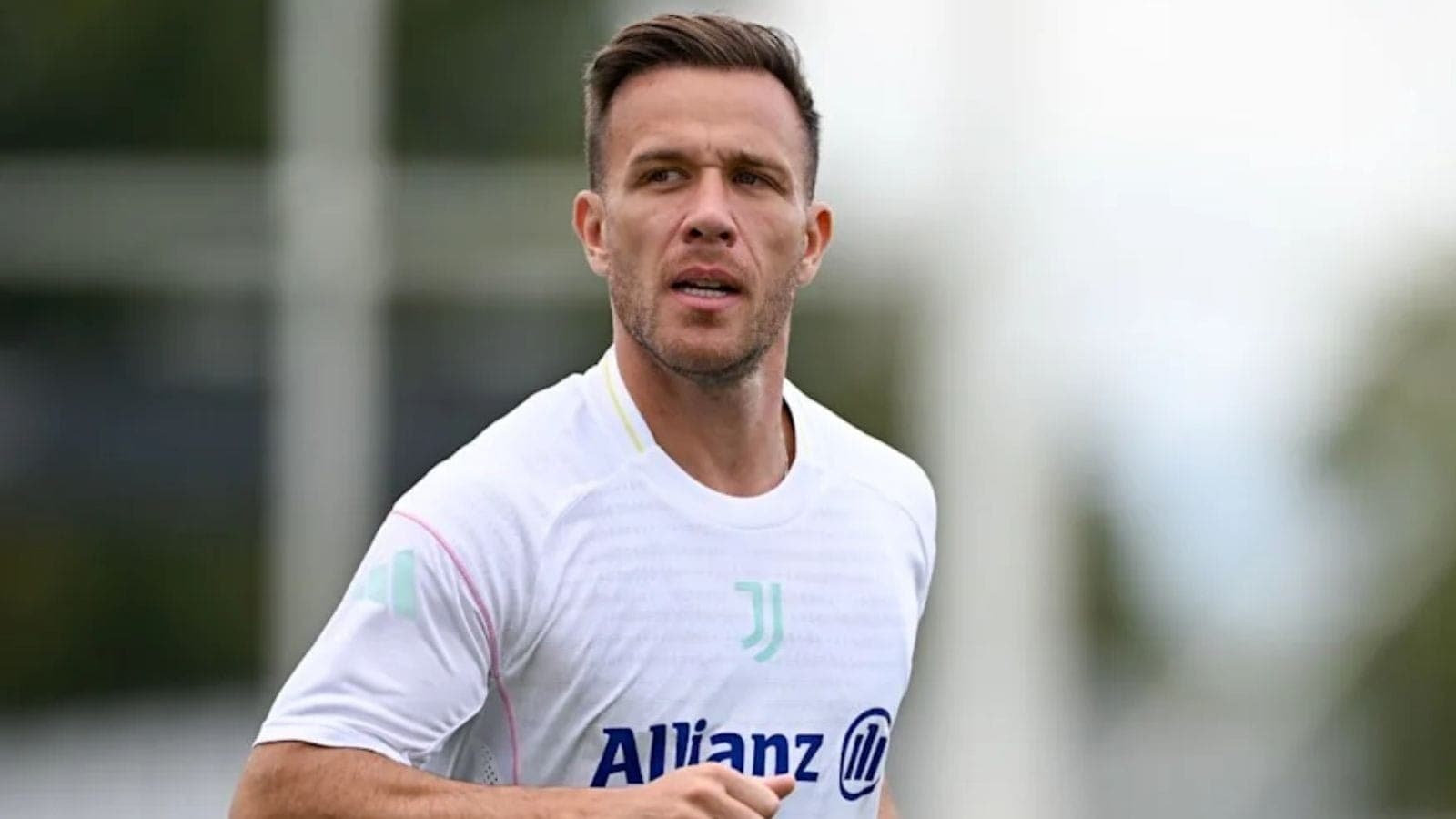 Arthur retorna ao Grêmio por empréstimo