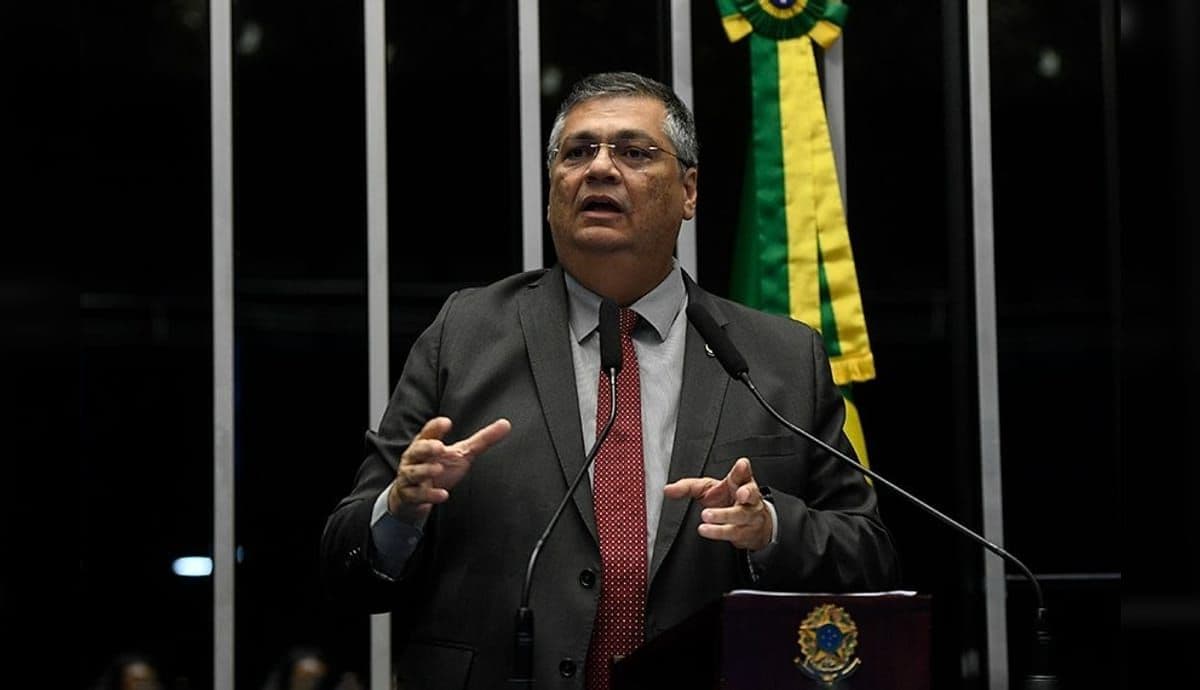 Dino determina aceleração de auditoria de emendas ao SUS