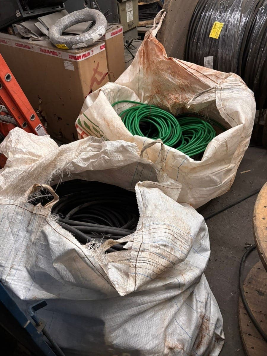 Dupla é presa por furto de fios de cobre avaliados em R$ 30 mil