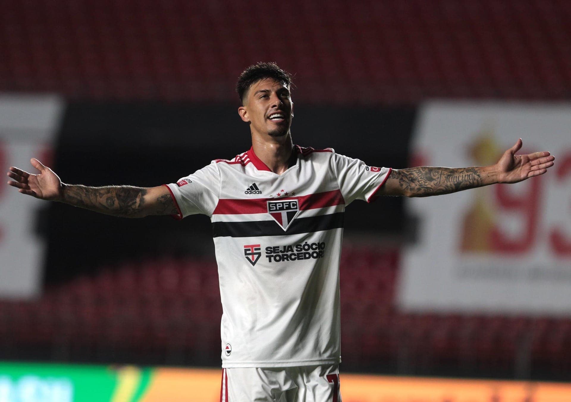 Emiliano Rigoni comemora gol pelo São Paulo