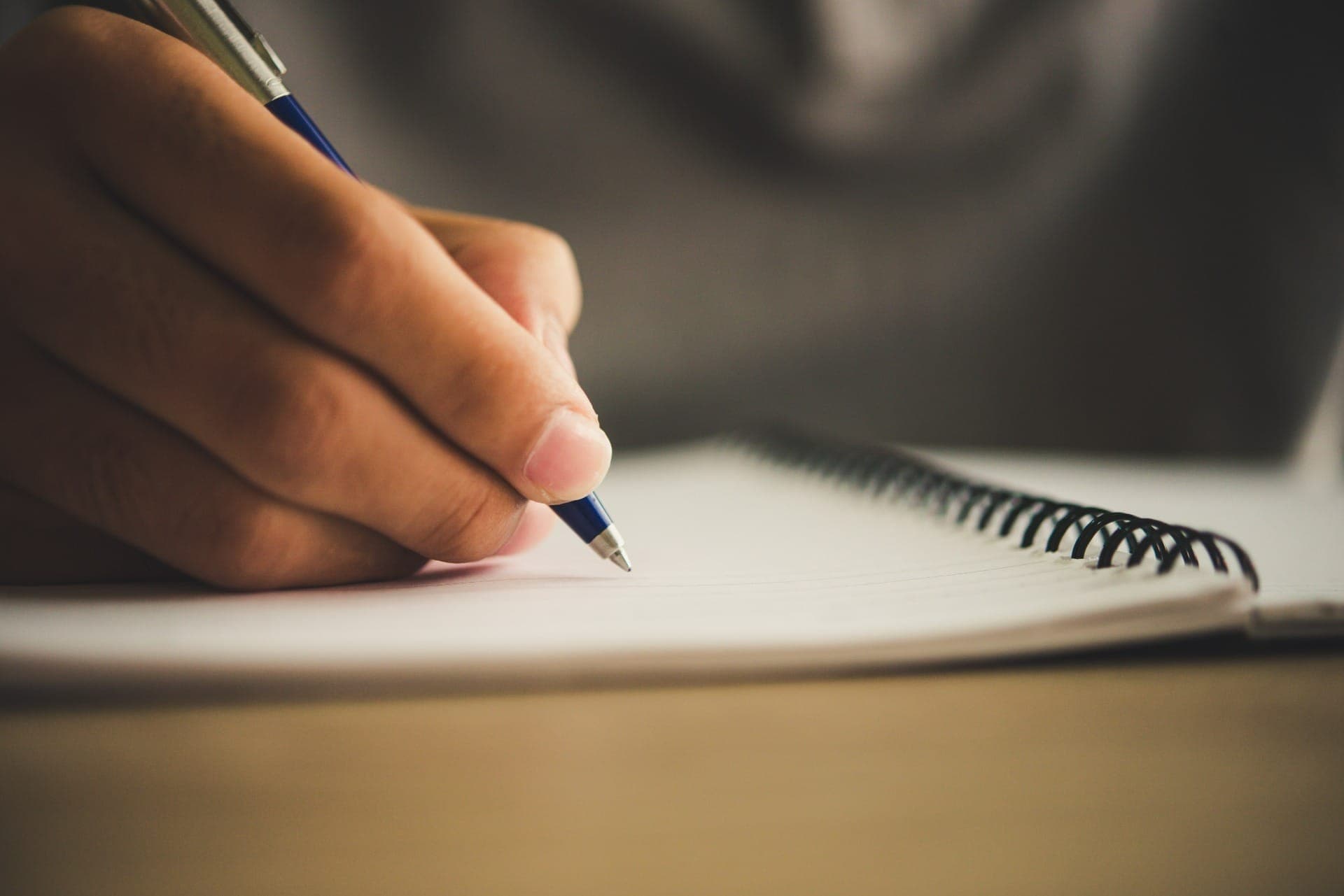 Quanto mais contato com diferentes estilos de escrita, melhor fica a sua capacidade de construir textos