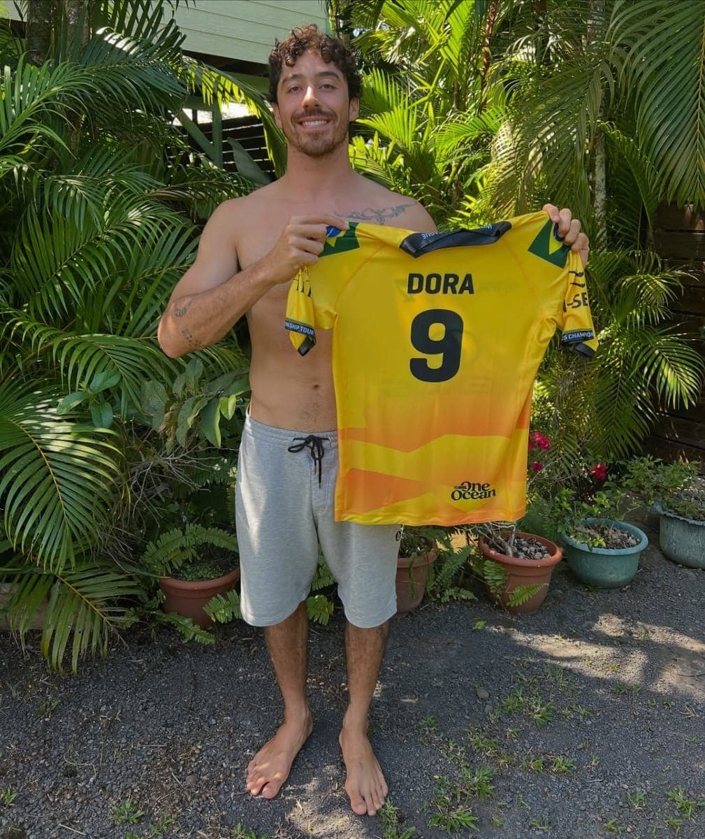 Yago Dora usa o número 9 por causa do Ronaldo Fenômeno