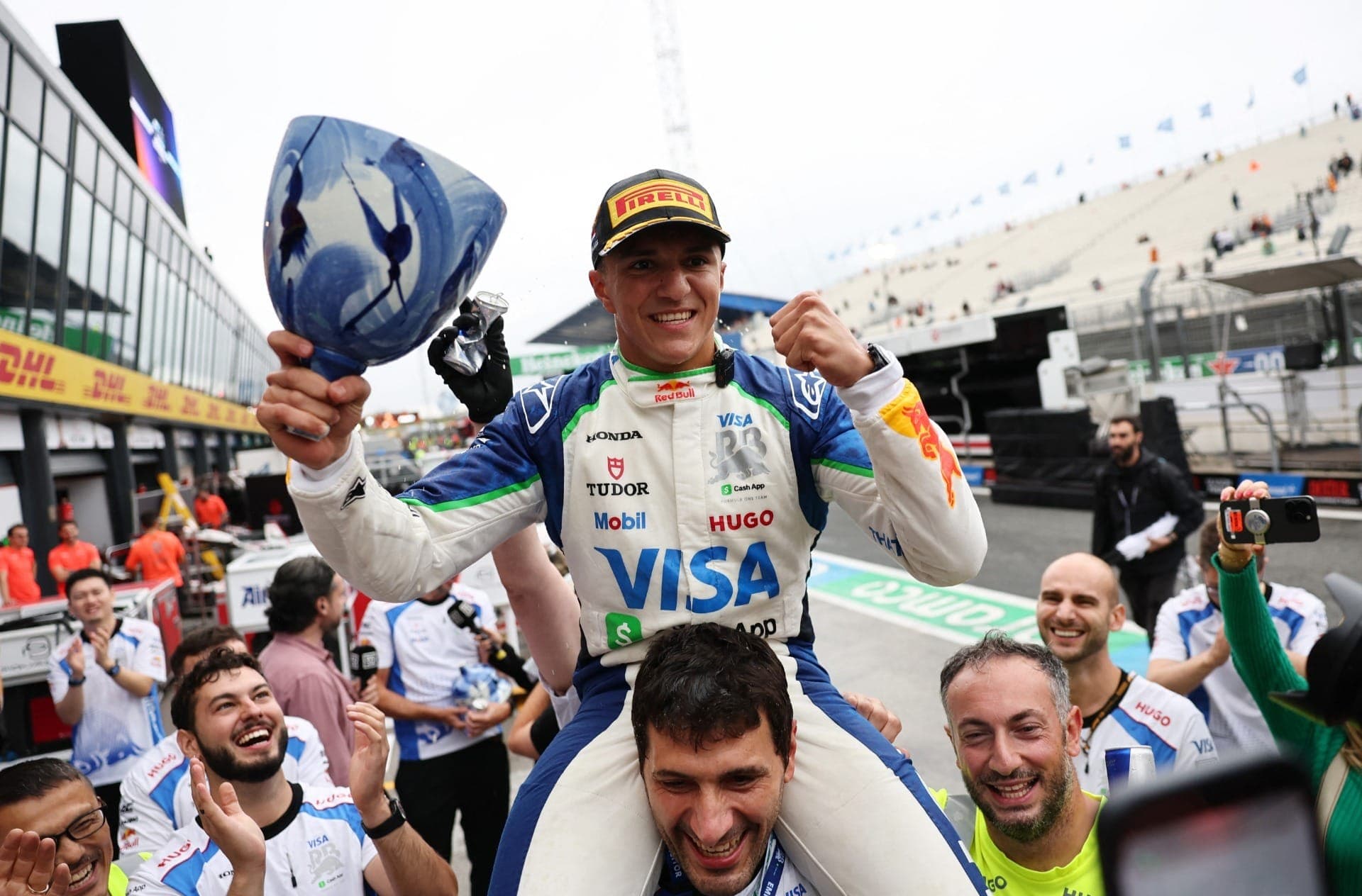 Hadjar procura por troféu do GP da Holanda: “Quero o quebrado, faz parte da minha história”