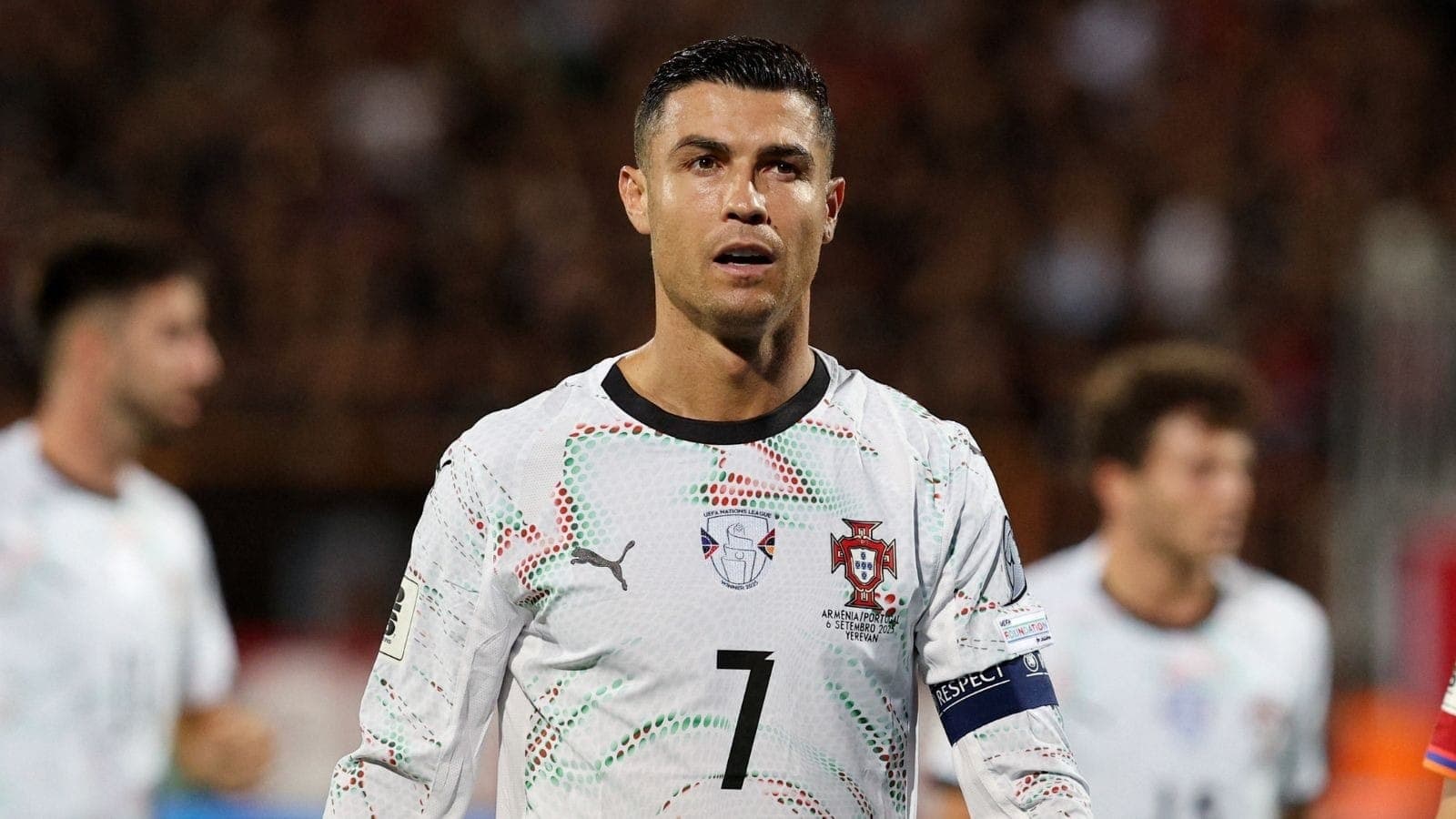 Cristiano Ronaldo faz dois em goleada de Portugal