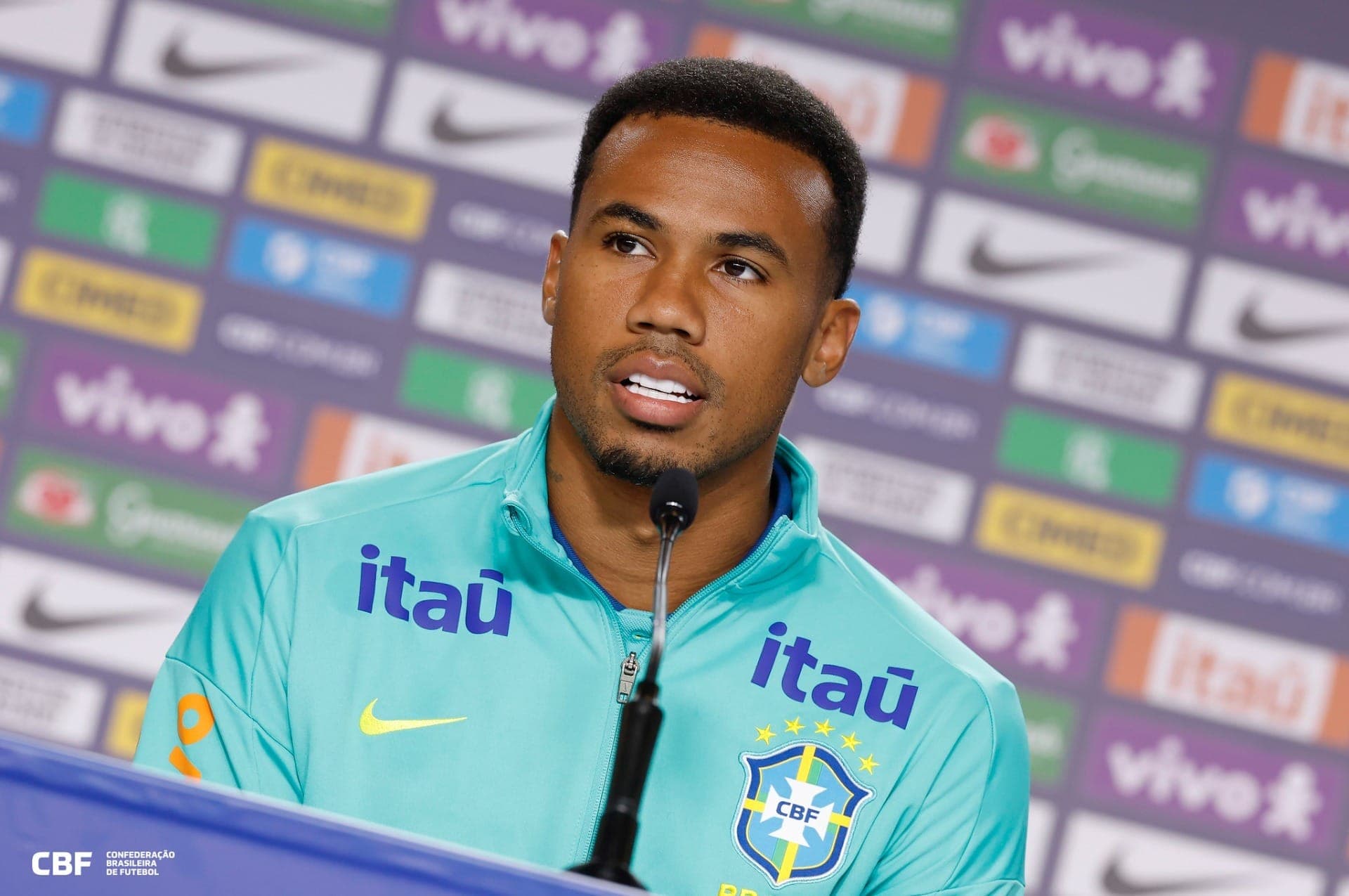Jogador havia sentido dores em amistoso contra Senegal; CBF informou que não chamará substituto
