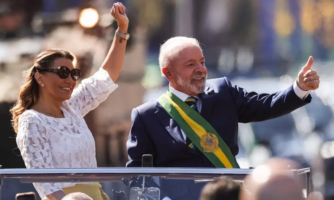 Presidente Lula e primeira-dama Janja em desfile