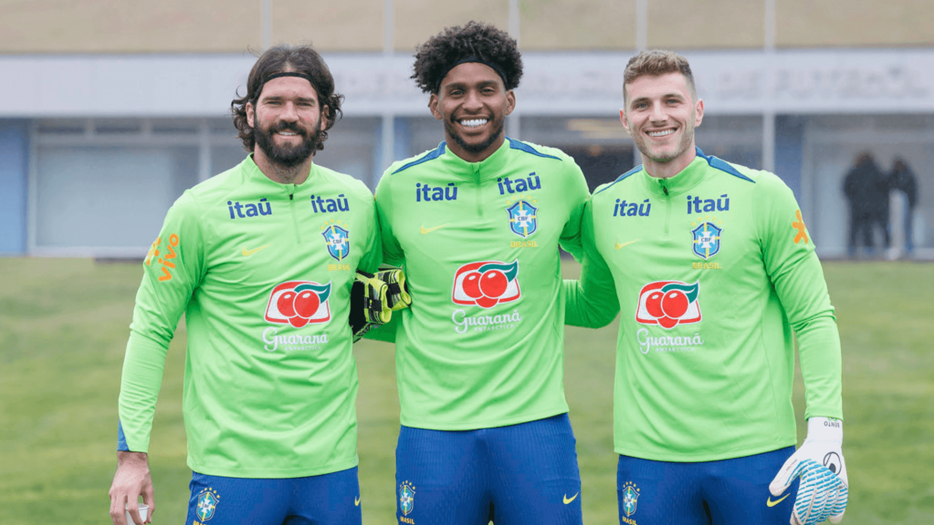 Alisson, Hugo Souza e Bento são opções para o gol da Seleção em jogo contra a Bolívia, em La Paz