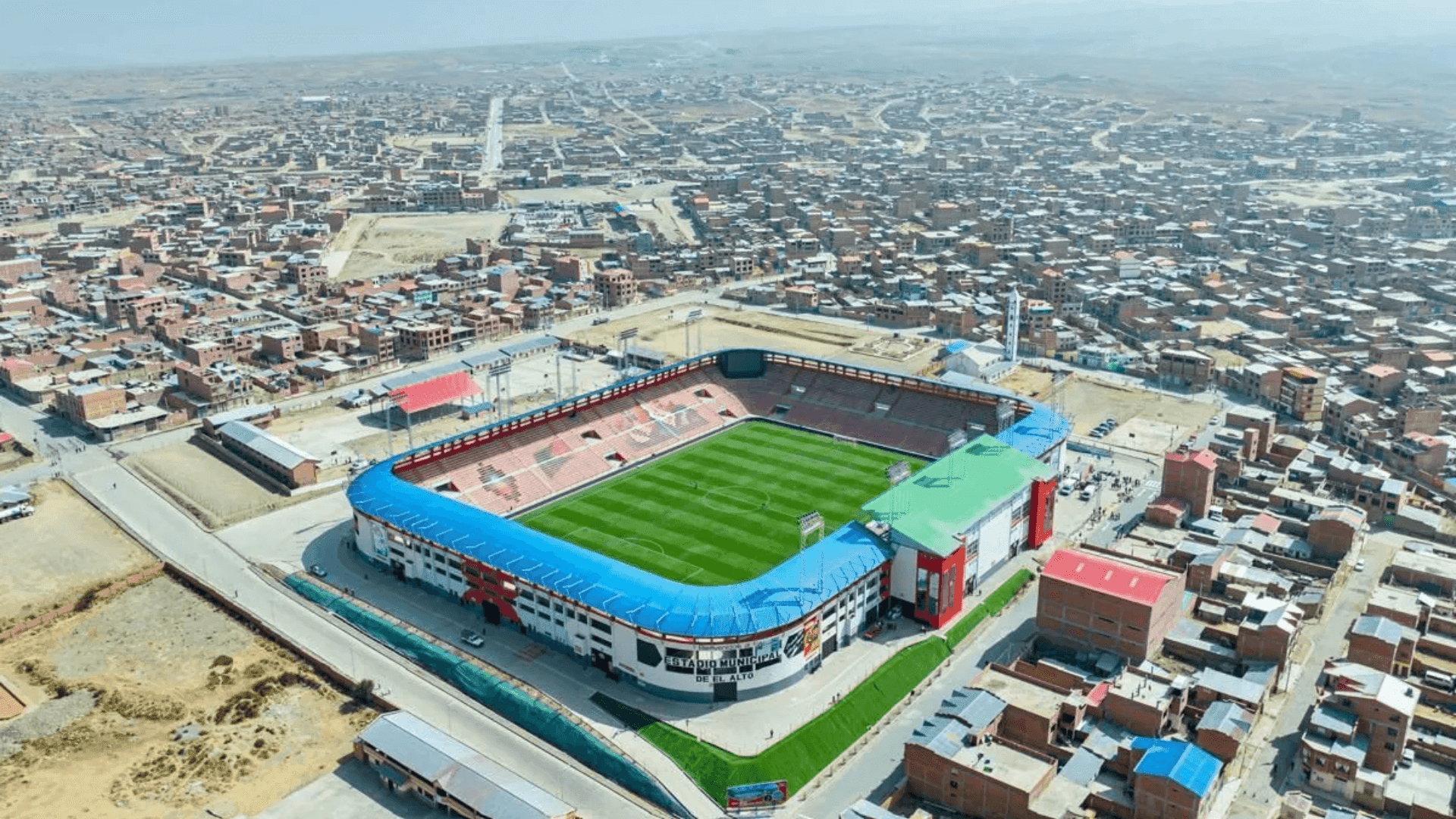 Estádio em El Alto, na Bolívia, localizado a mais de 4.100 metros de altitude, palco do duelo contra o Brasil