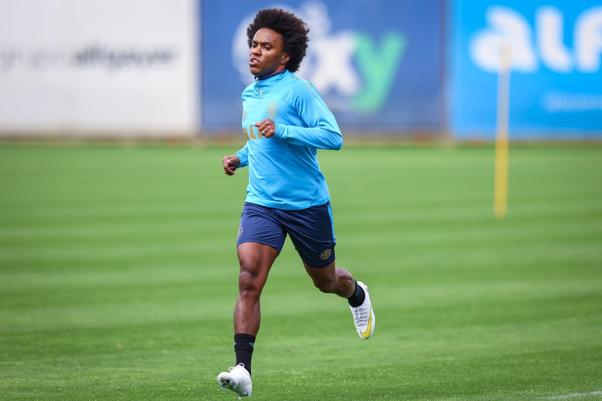 Willian em treino do Grêmio