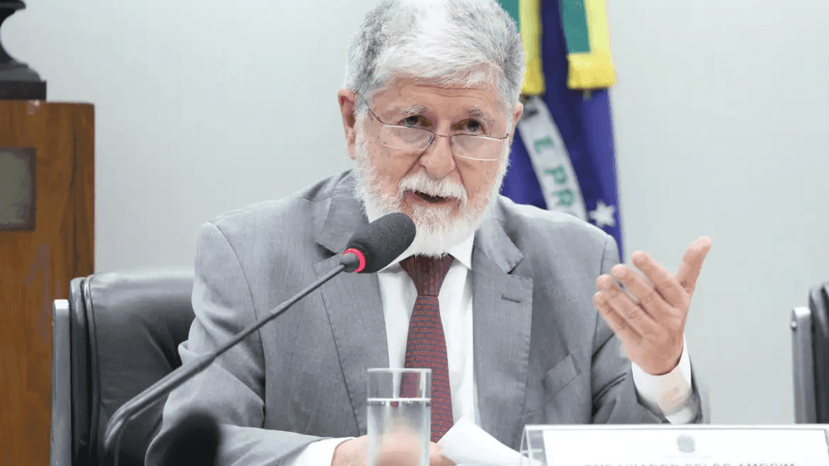 Túlio Amâncio: Amorim chama de “loucura” ameaça dos EUA contra o Brasil