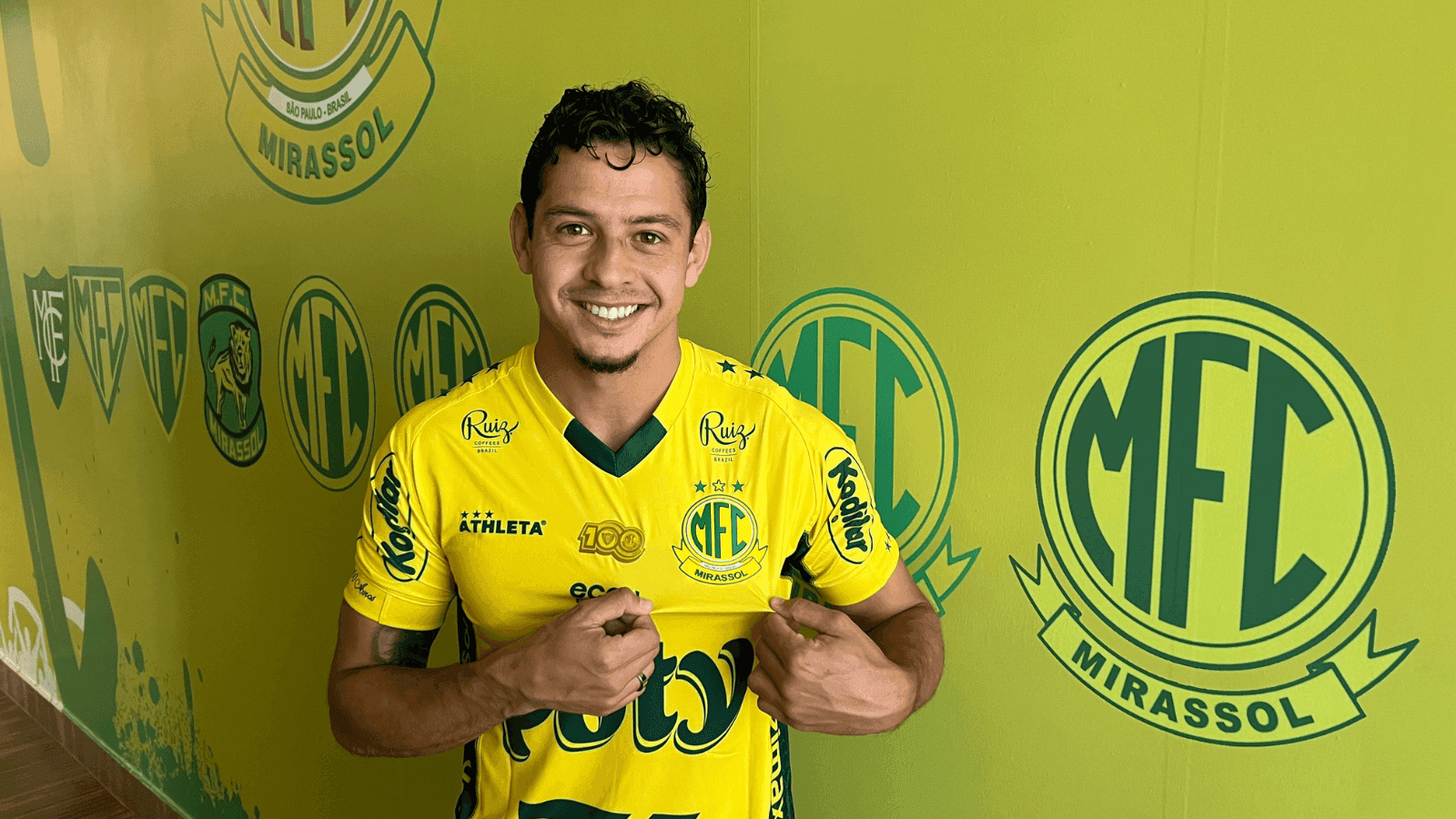 O atleta tem passagens por equipes da Ásia e Europa