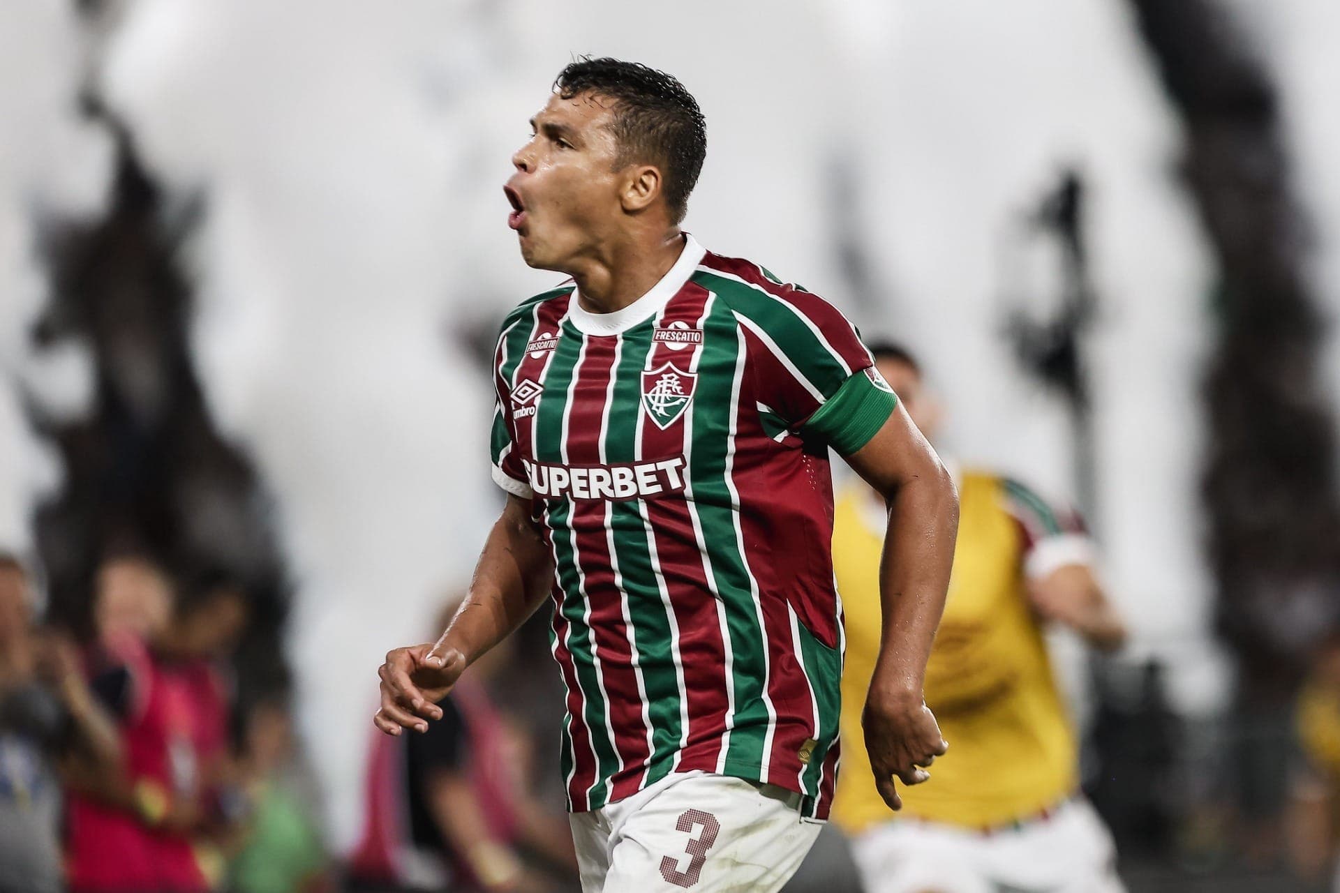 Thiago Silva fez gol de cabeça