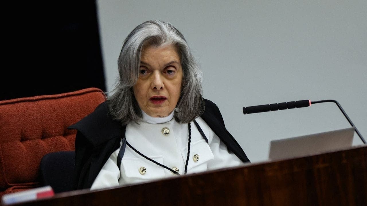 Cármen Lúcia durante sessão do STF que julga Bolsonaro por trama golpista