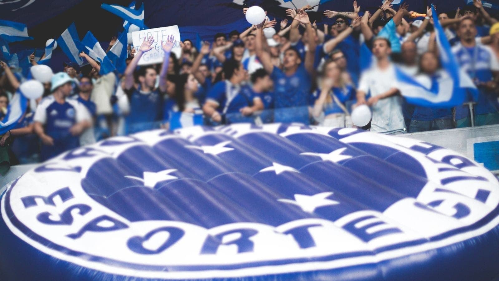Torcida do Cruzeiro contra o Atlético, no Mineirão