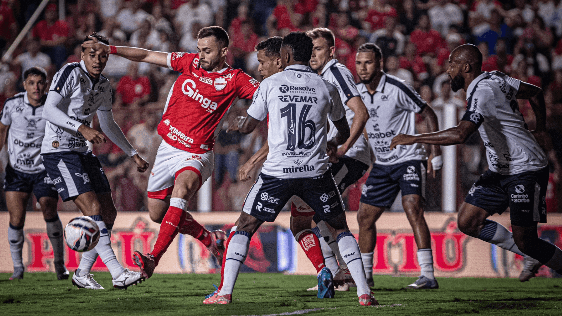 Poveda abriu o placar, mas Todinho marcou contra e o jogo terminou empatado em Goiânia