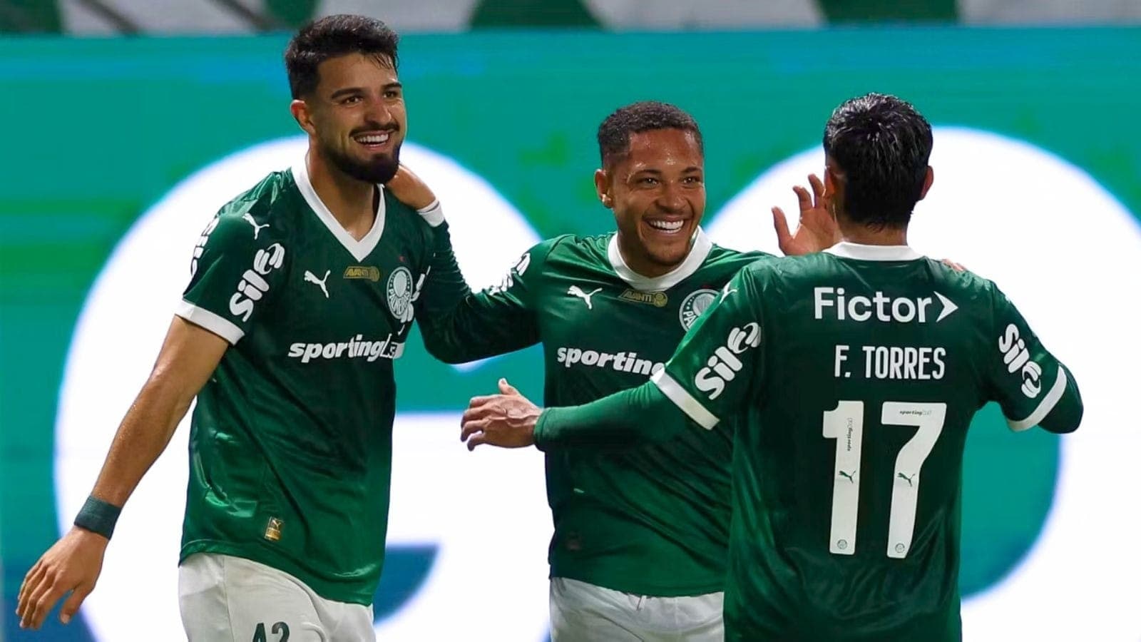 Flaco López e Vitor Roque