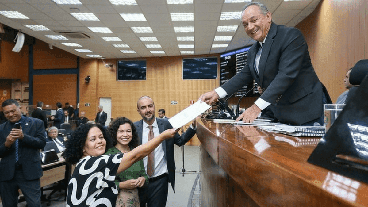 A comissão foi presidida pela vereadora Guida Calixto (PT), com relatoria de Fernanda Souto (PSOL)